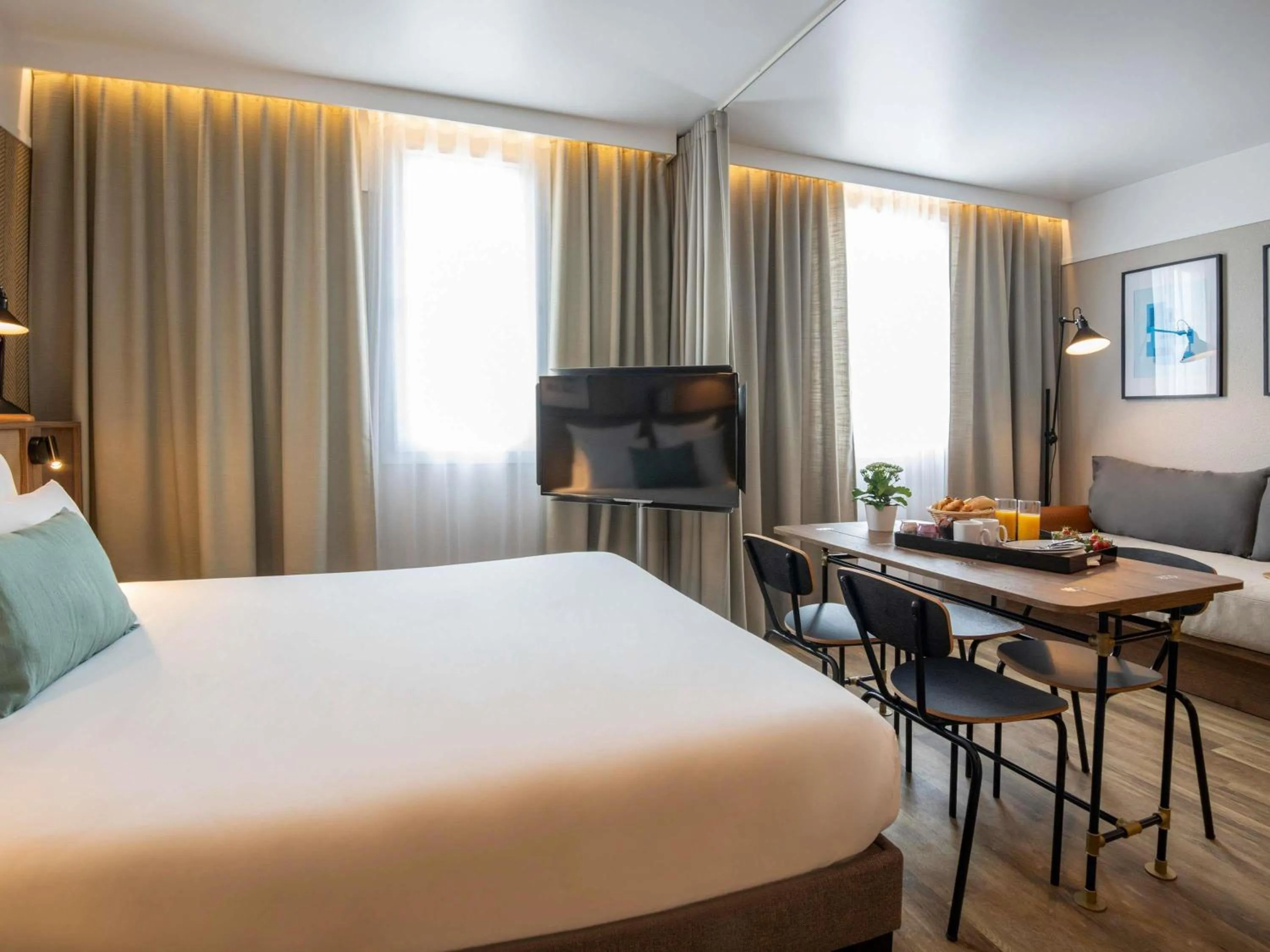 Bedroom, Bed in Novotel Suites Nice Airport