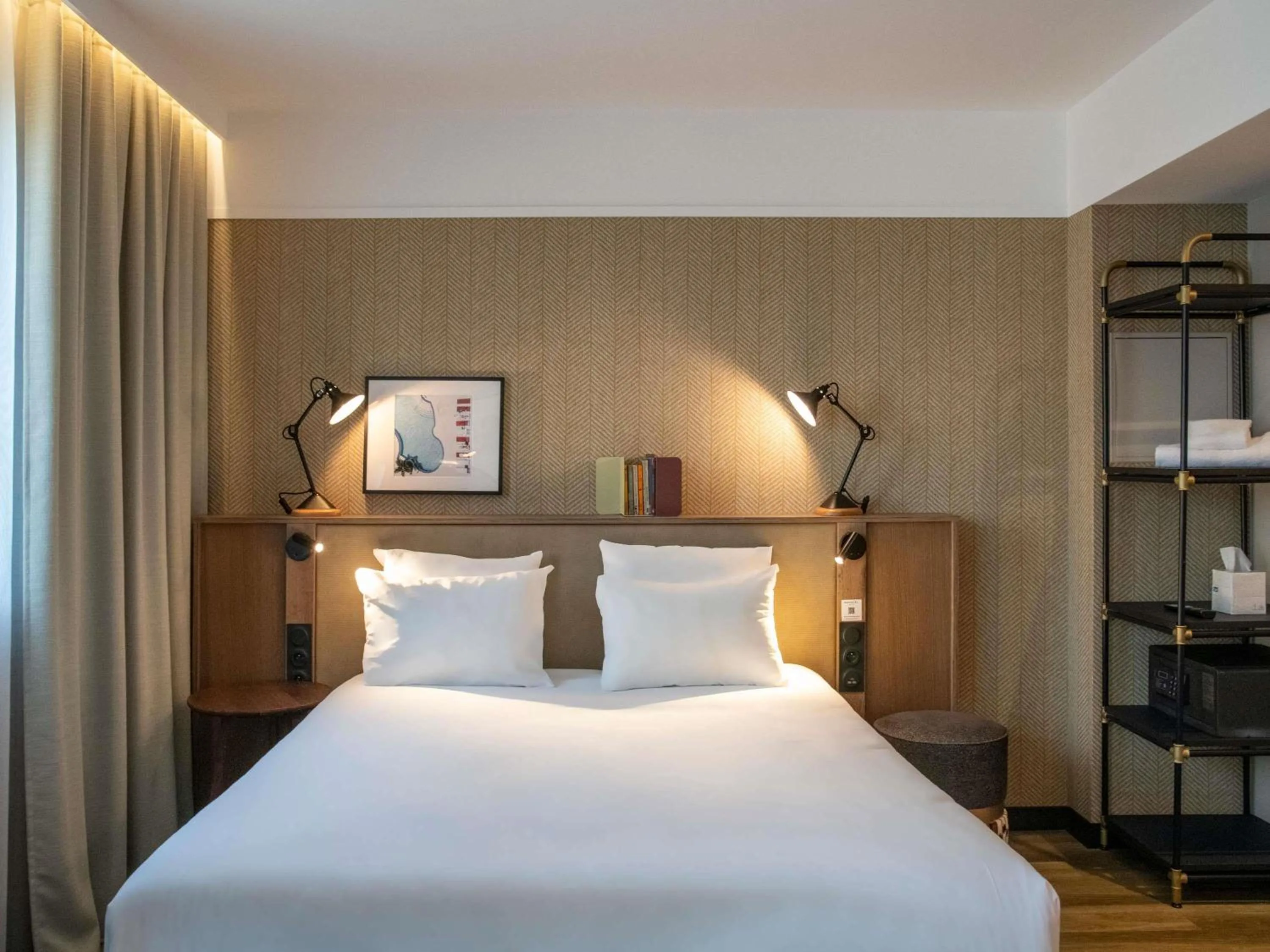 Bedroom, Bed in Novotel Suites Nice Airport