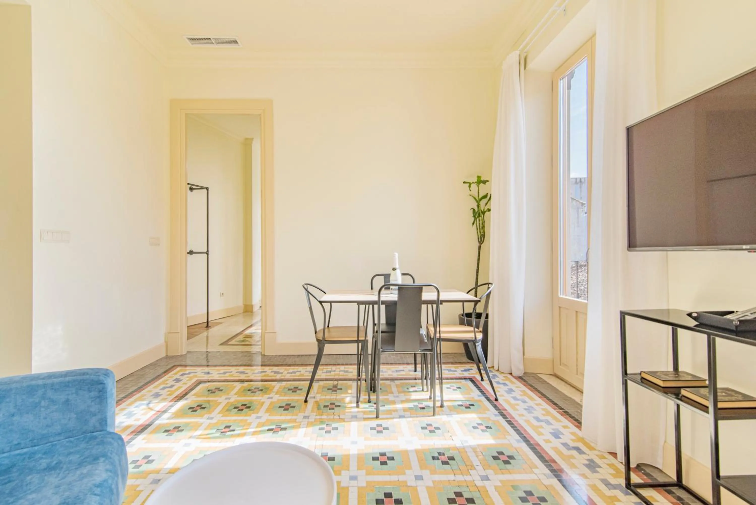 TV and multimedia in Mosaiko Homes Catedral Granada