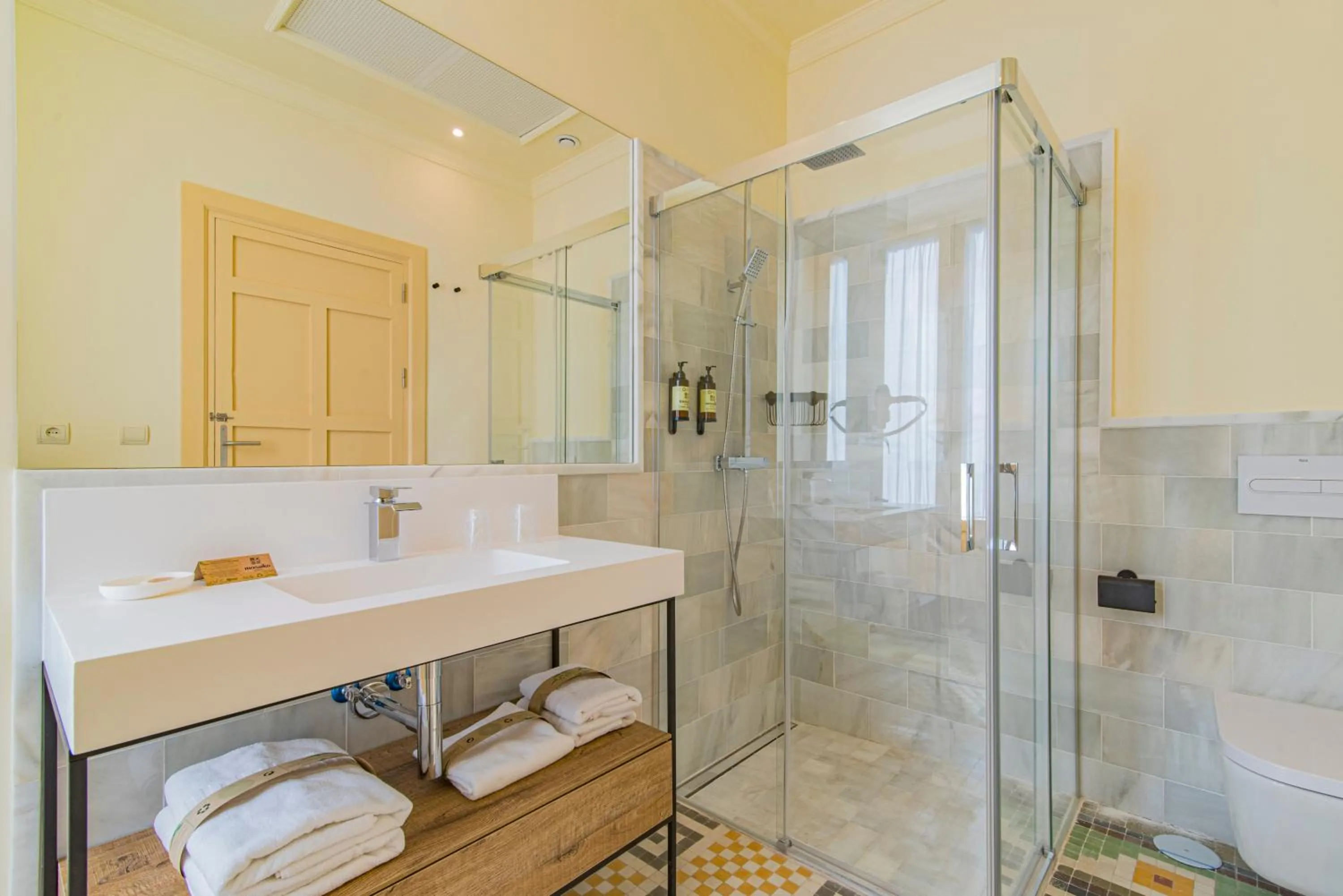 Bathroom in Mosaiko Homes Catedral Granada