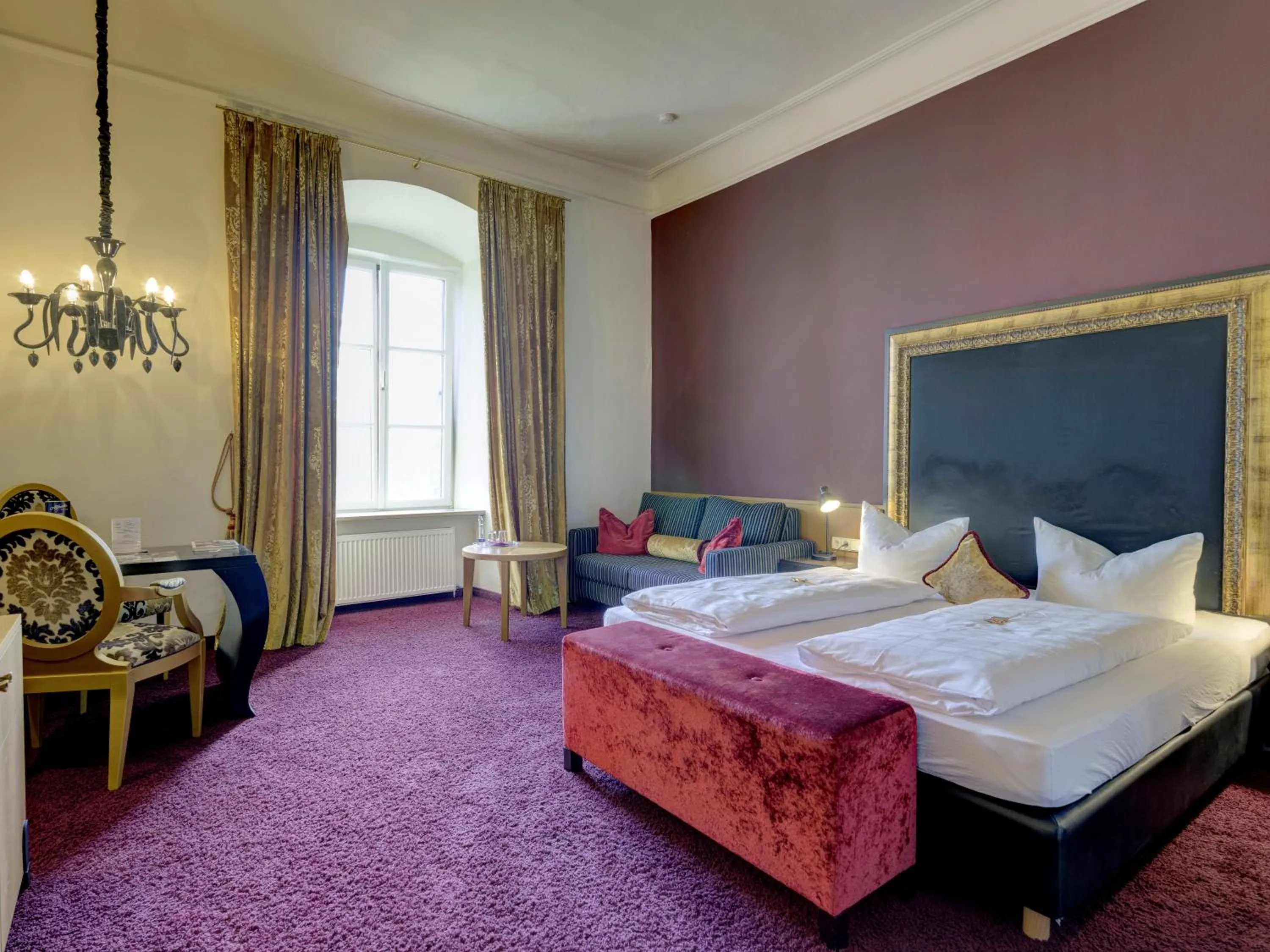 Bed in Klostergasthof Raitenhaslach