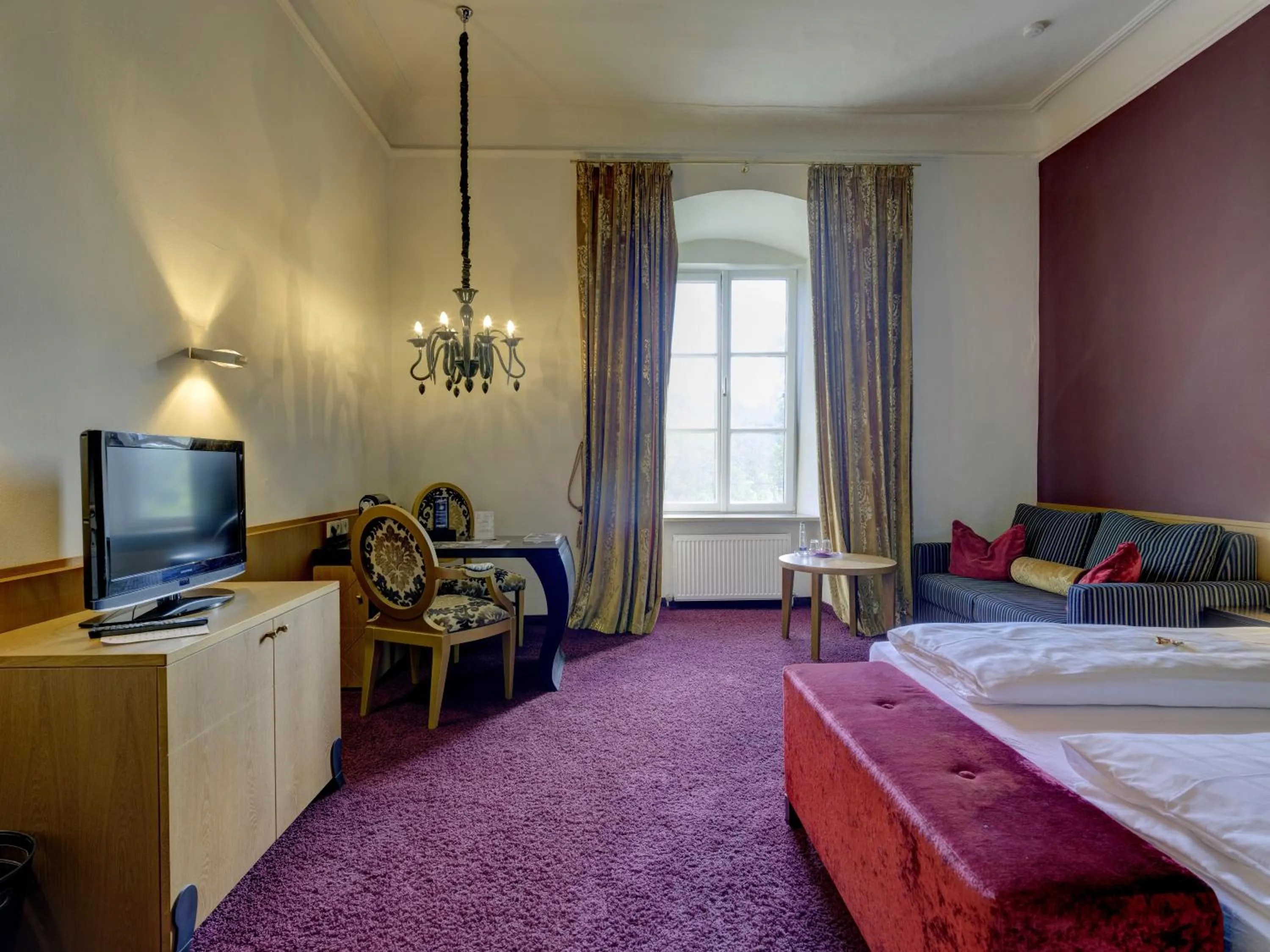 Bed in Klostergasthof Raitenhaslach