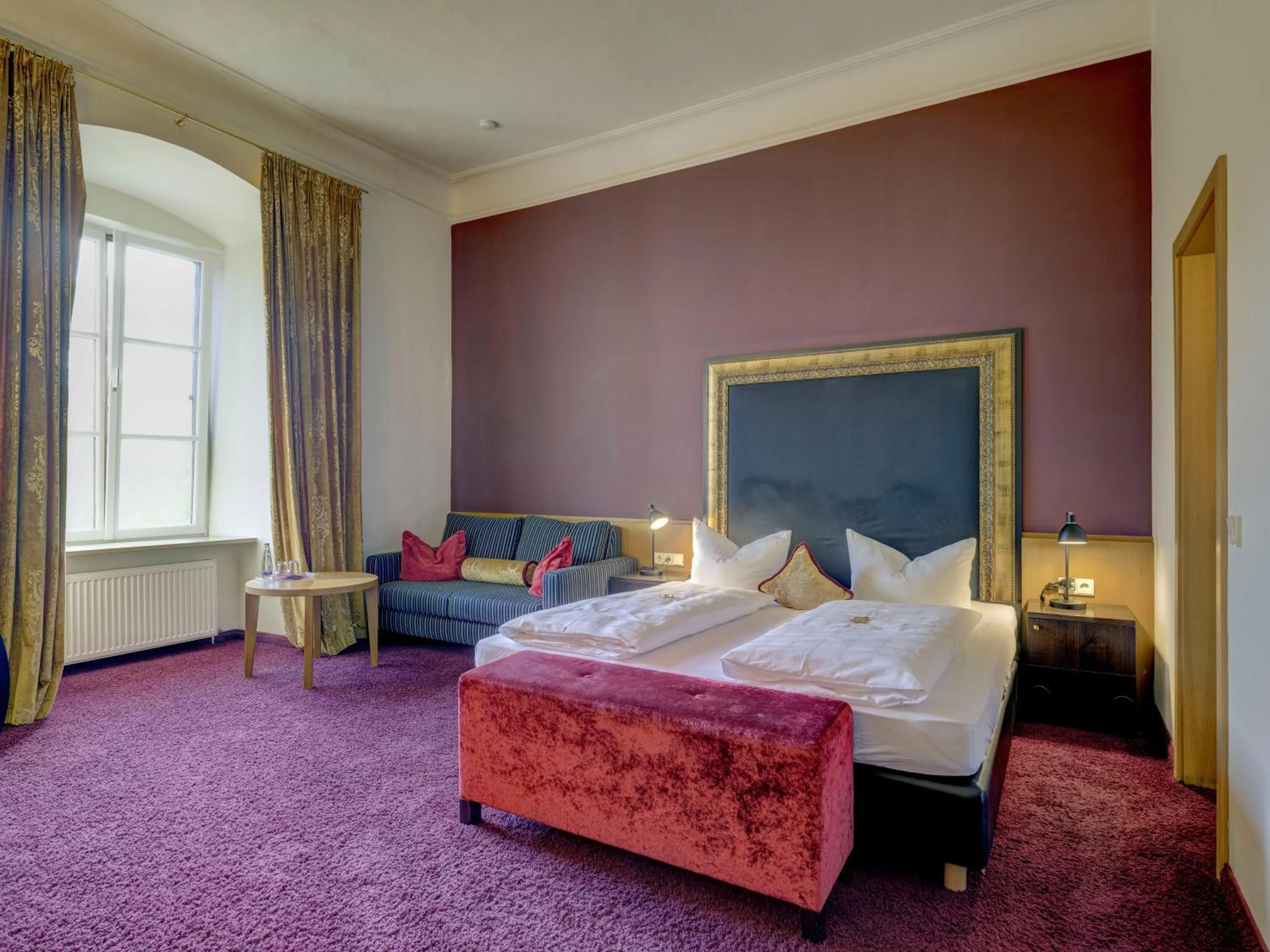 Bed in Klostergasthof Raitenhaslach