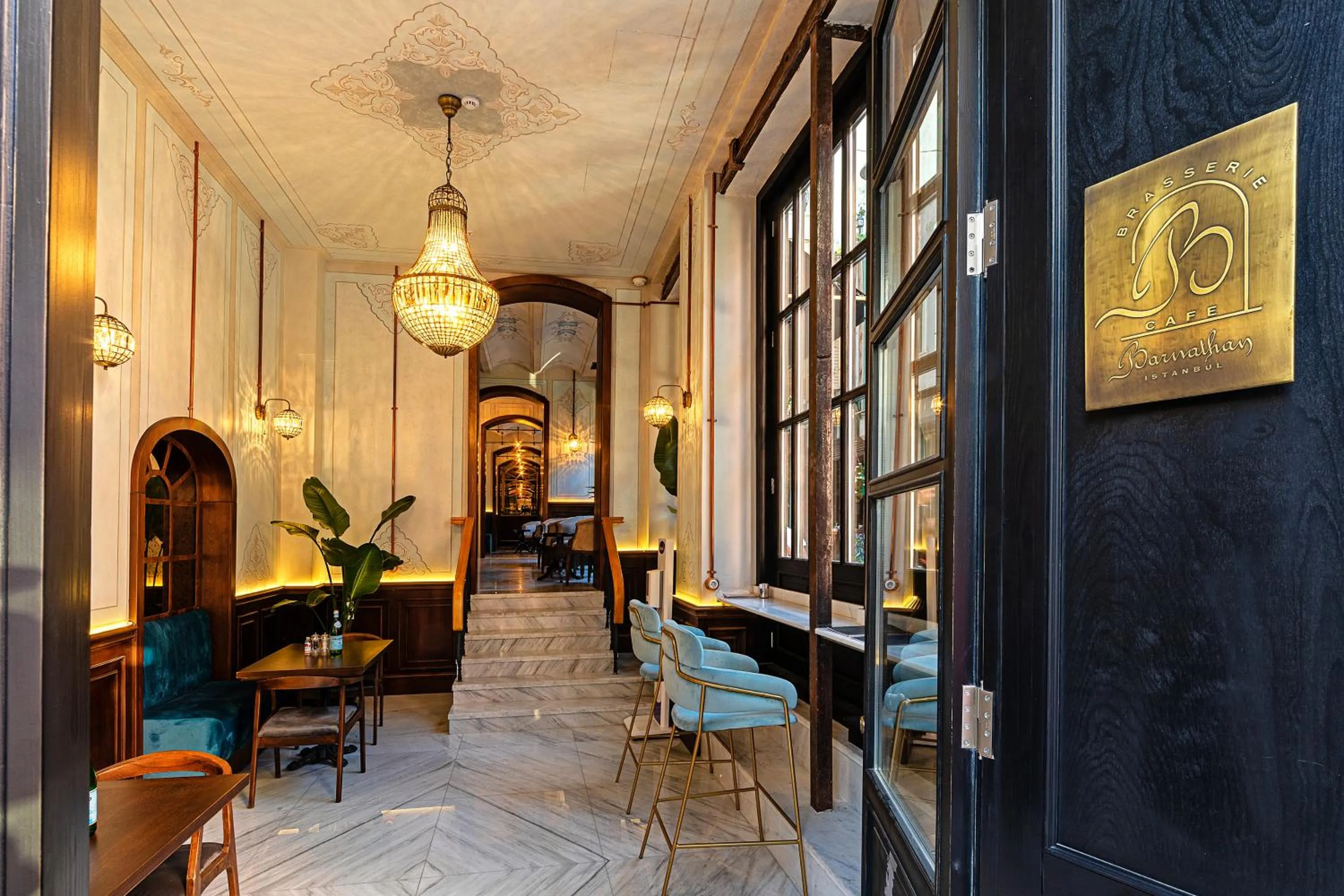 Restaurant/places to eat in Meroddi Barnathan Hotel