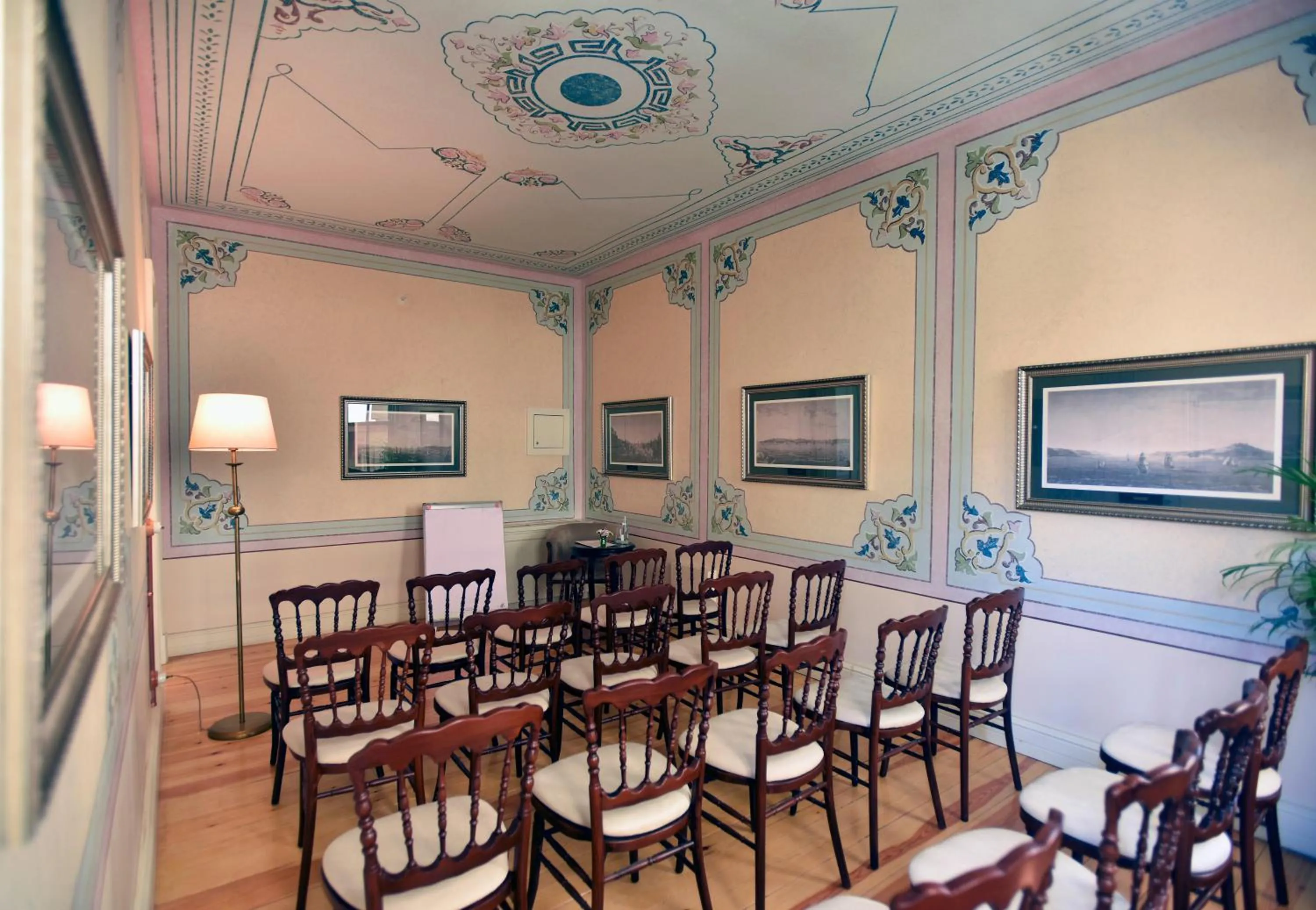 Property building in Meroddi Barnathan Hotel