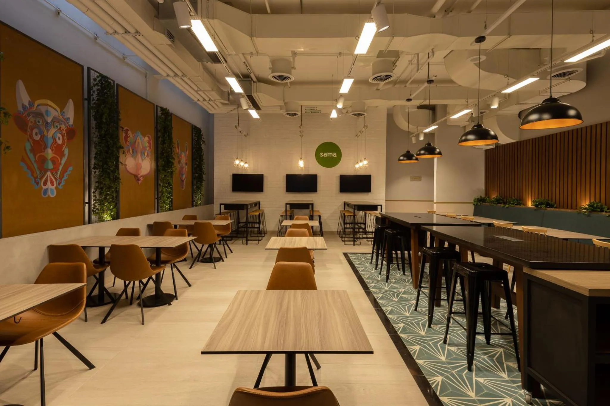 Restaurant/places to eat in Casa Andina Standard Benavides