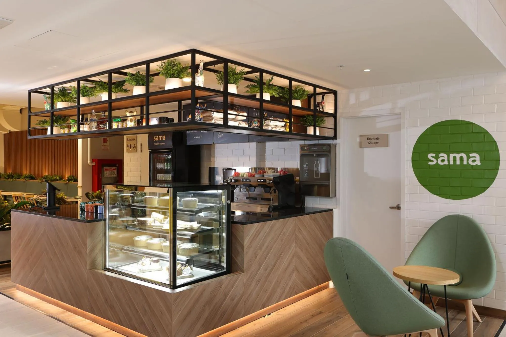 Restaurant/places to eat in Casa Andina Standard Benavides