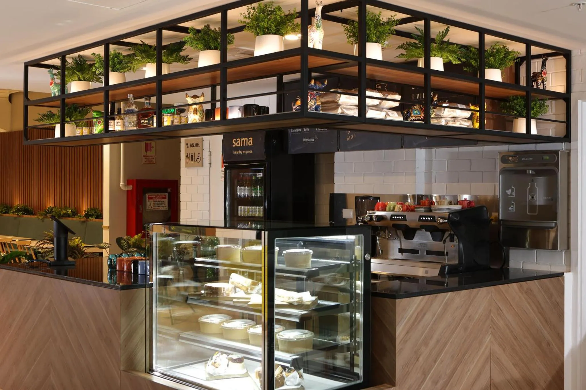 Restaurant/places to eat in Casa Andina Standard Benavides