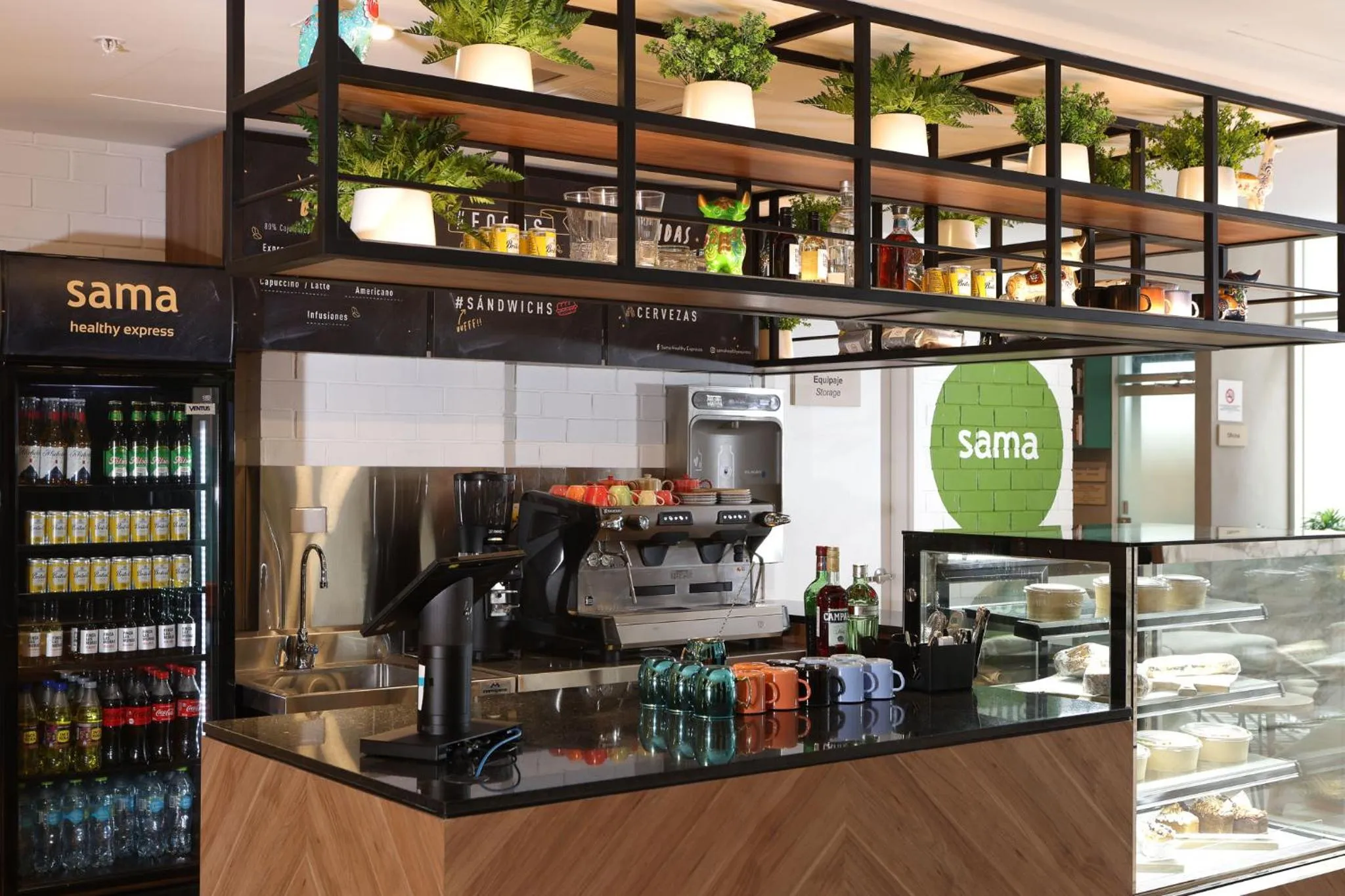 Restaurant/places to eat in Casa Andina Standard Benavides