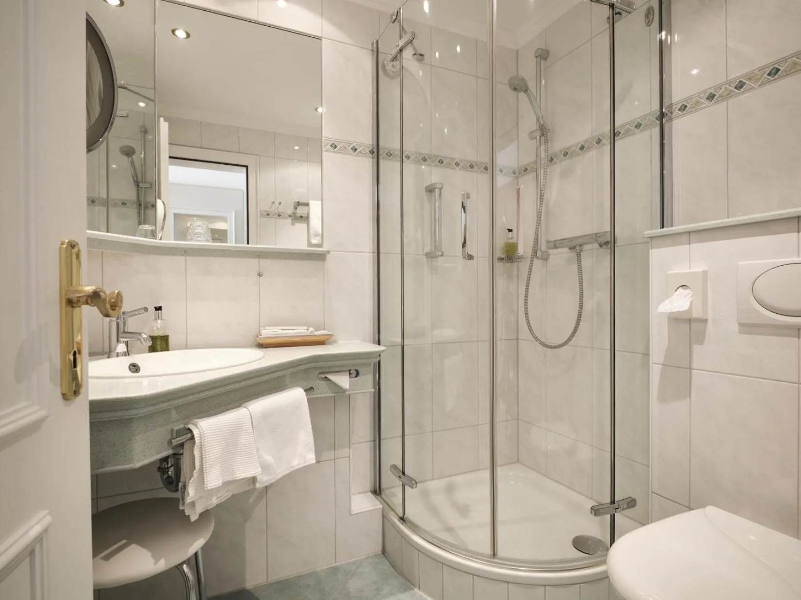 Shower in Hotel Reppert