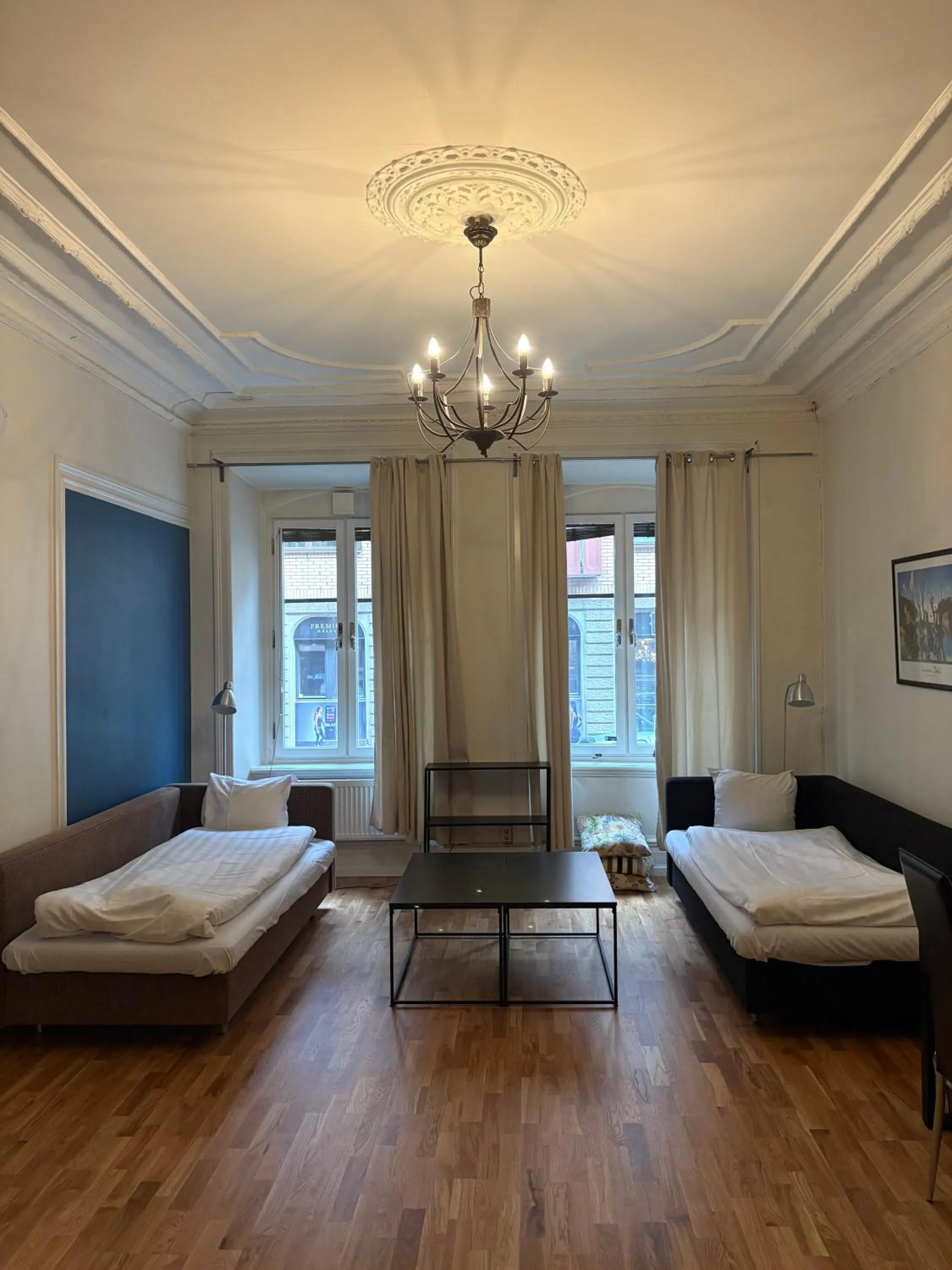 Living room, Bed in Hotel Lemonade