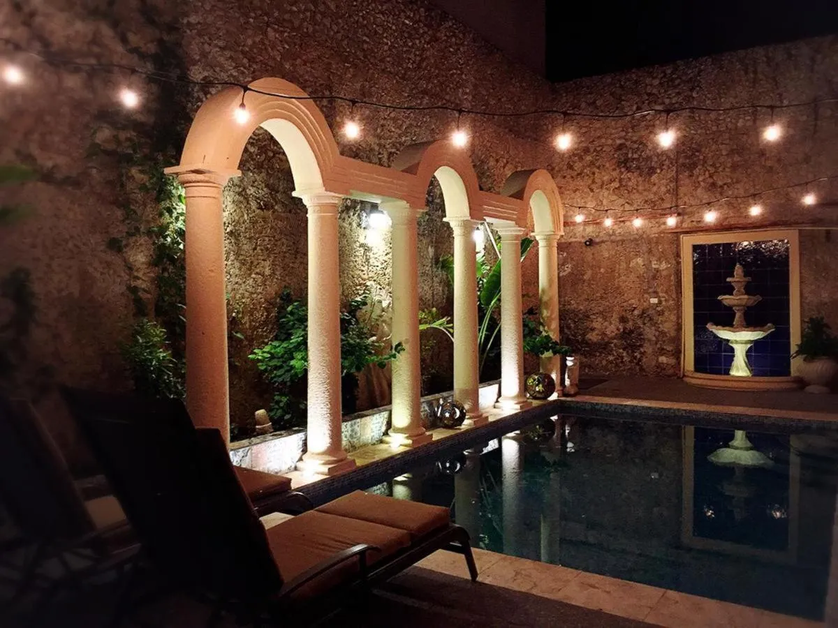 Swimming pool in Catrina & Diego