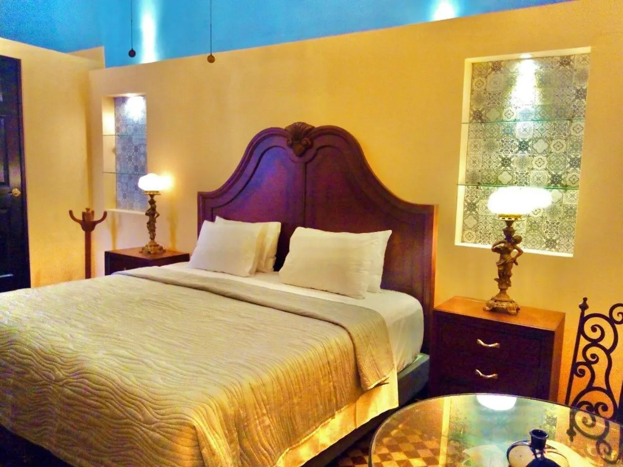 Bed in Catrina & Diego