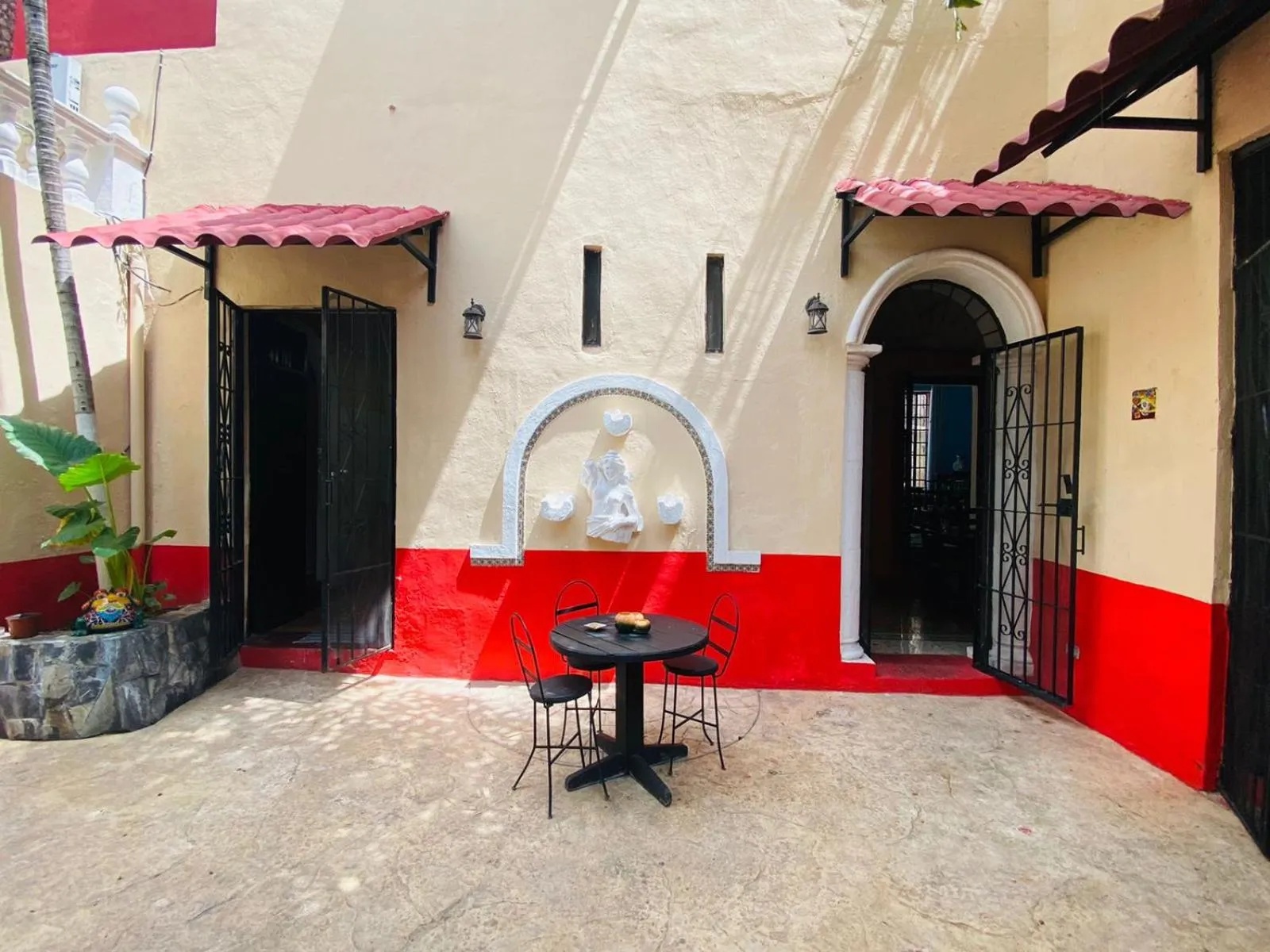 Patio in Catrina & Diego