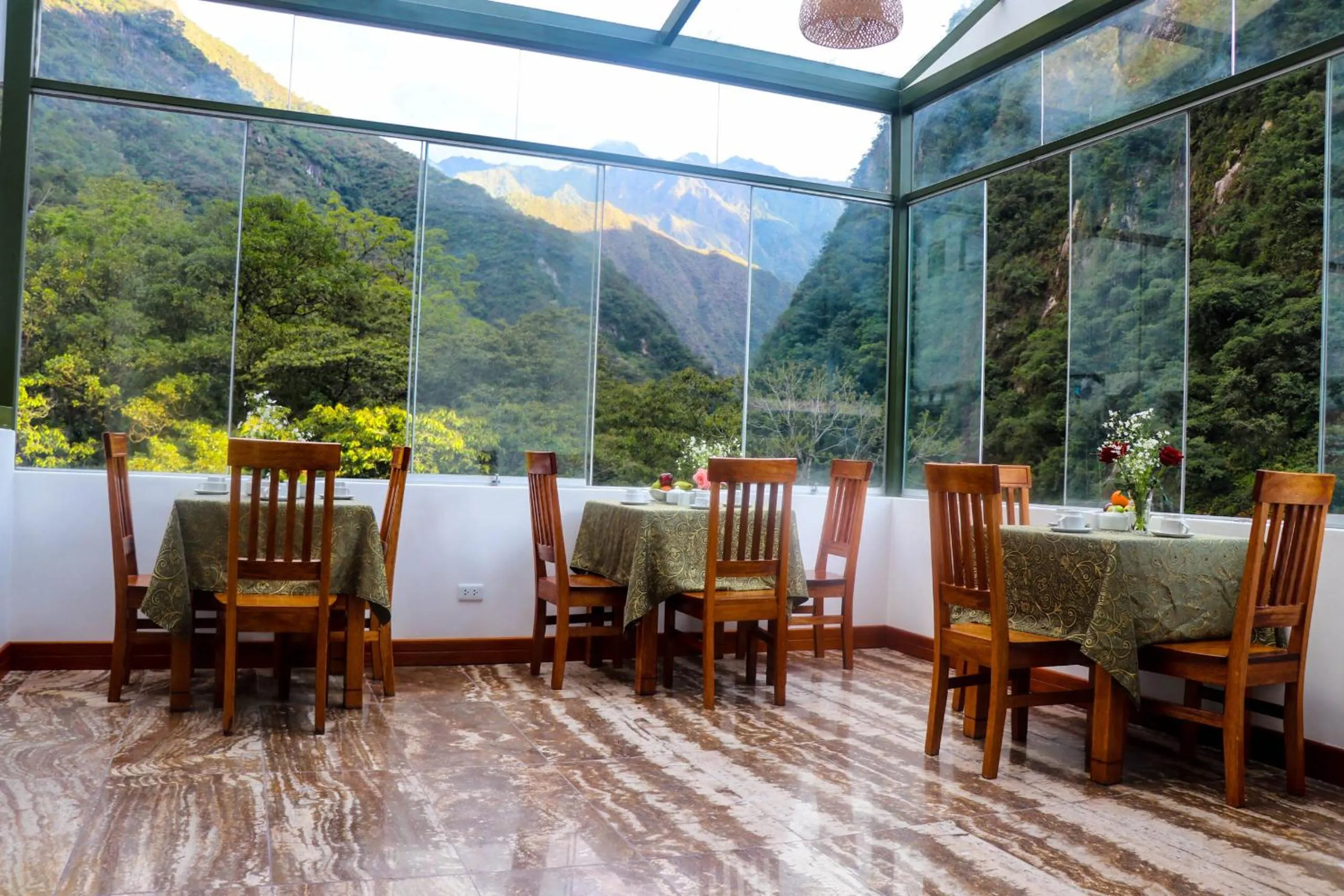 Dining area in Hotel Qoya Palace - Machupicchu