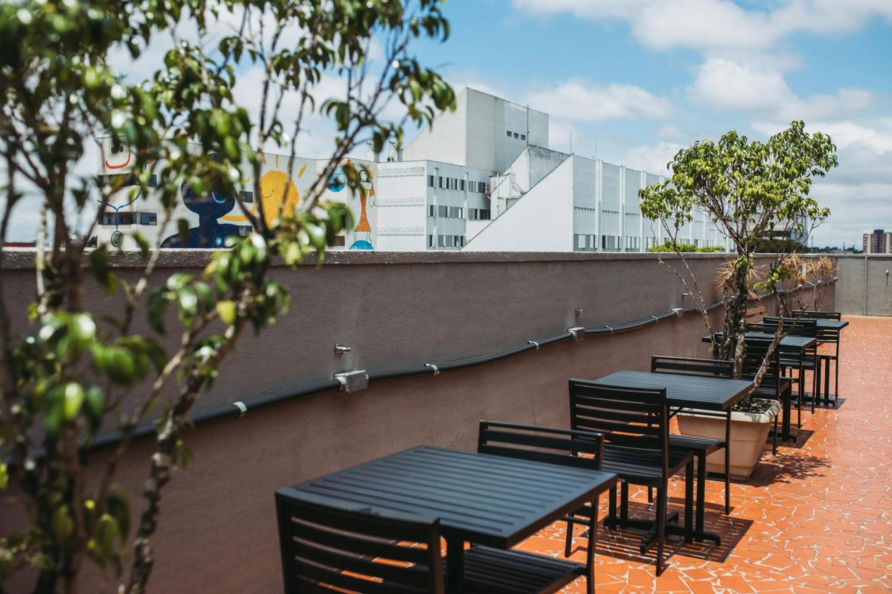 Esquina Batel - Hotel Econômico