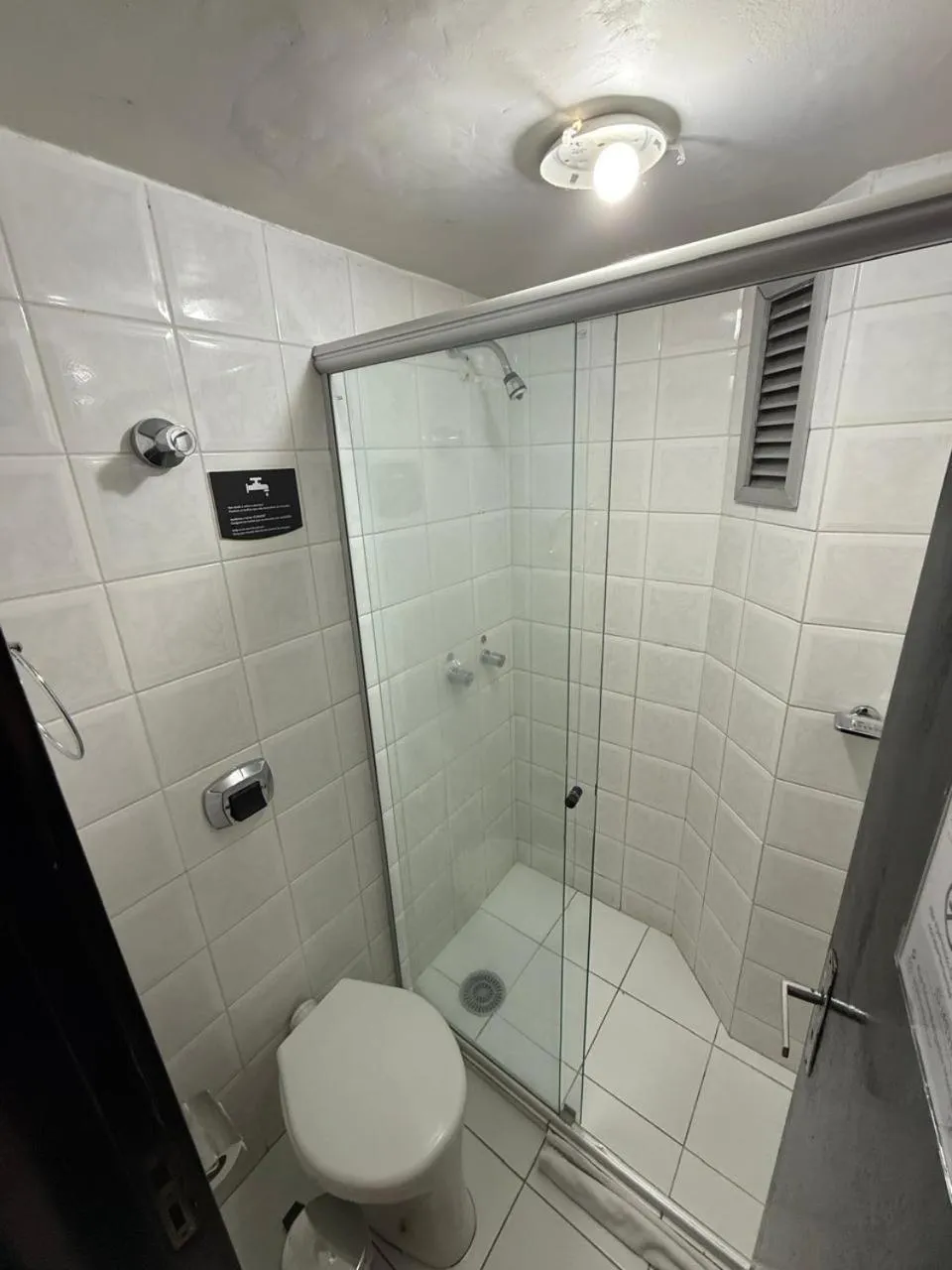 Bathroom in Esquina Batel - Hotel Econômico