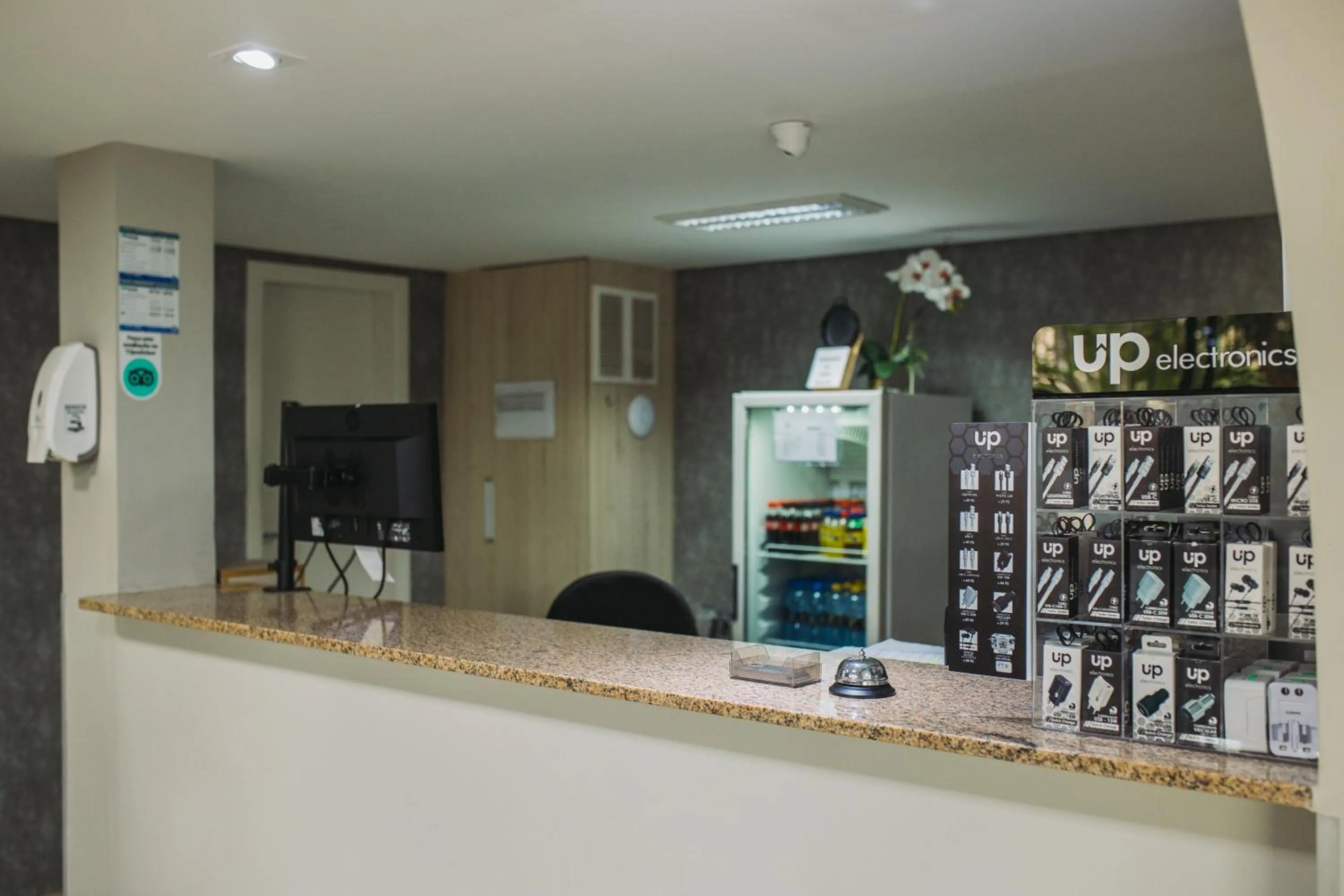 Esquina Batel - Hotel Econômico