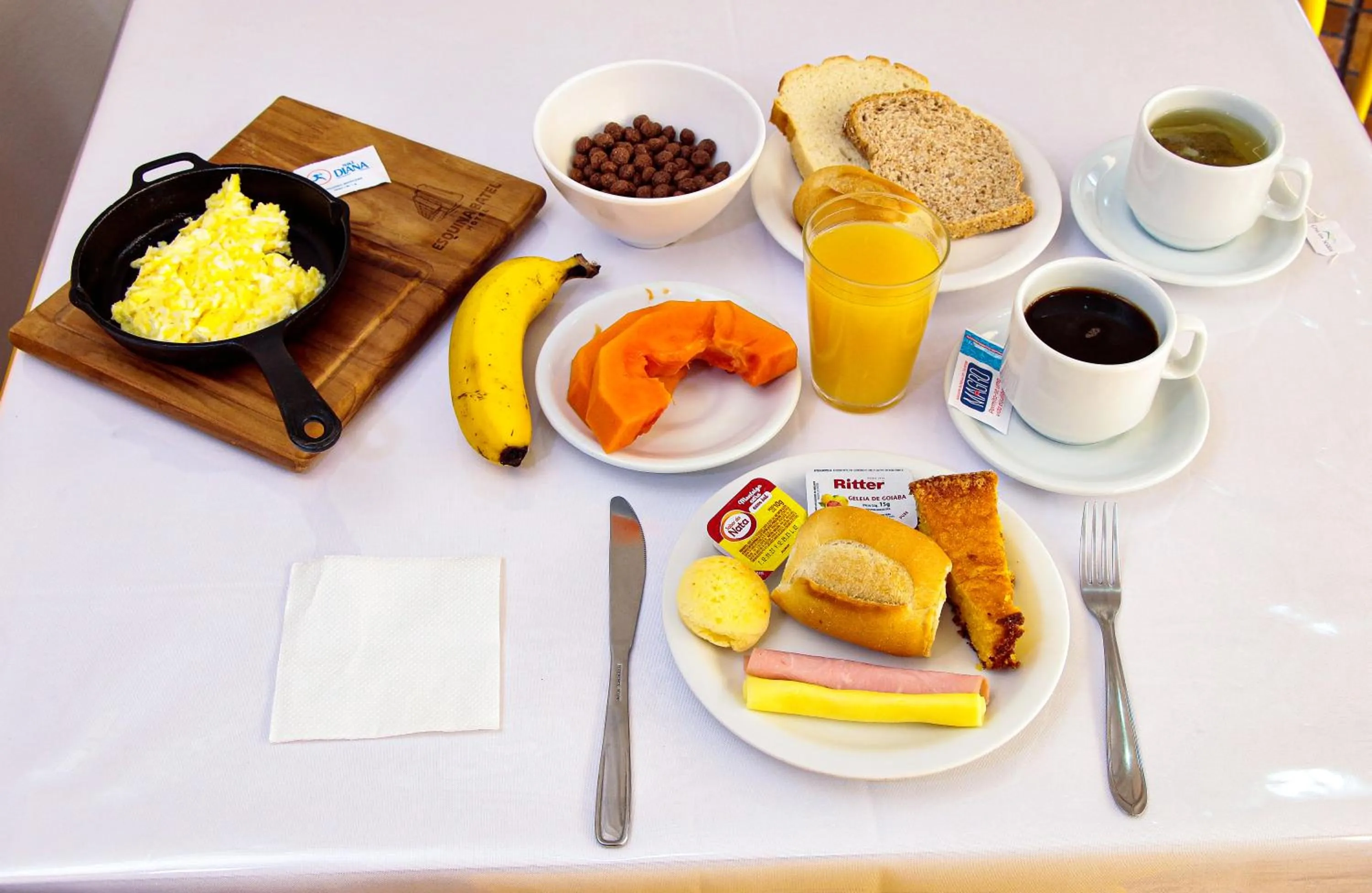 Breakfast in Esquina Batel - Hotel Econômico