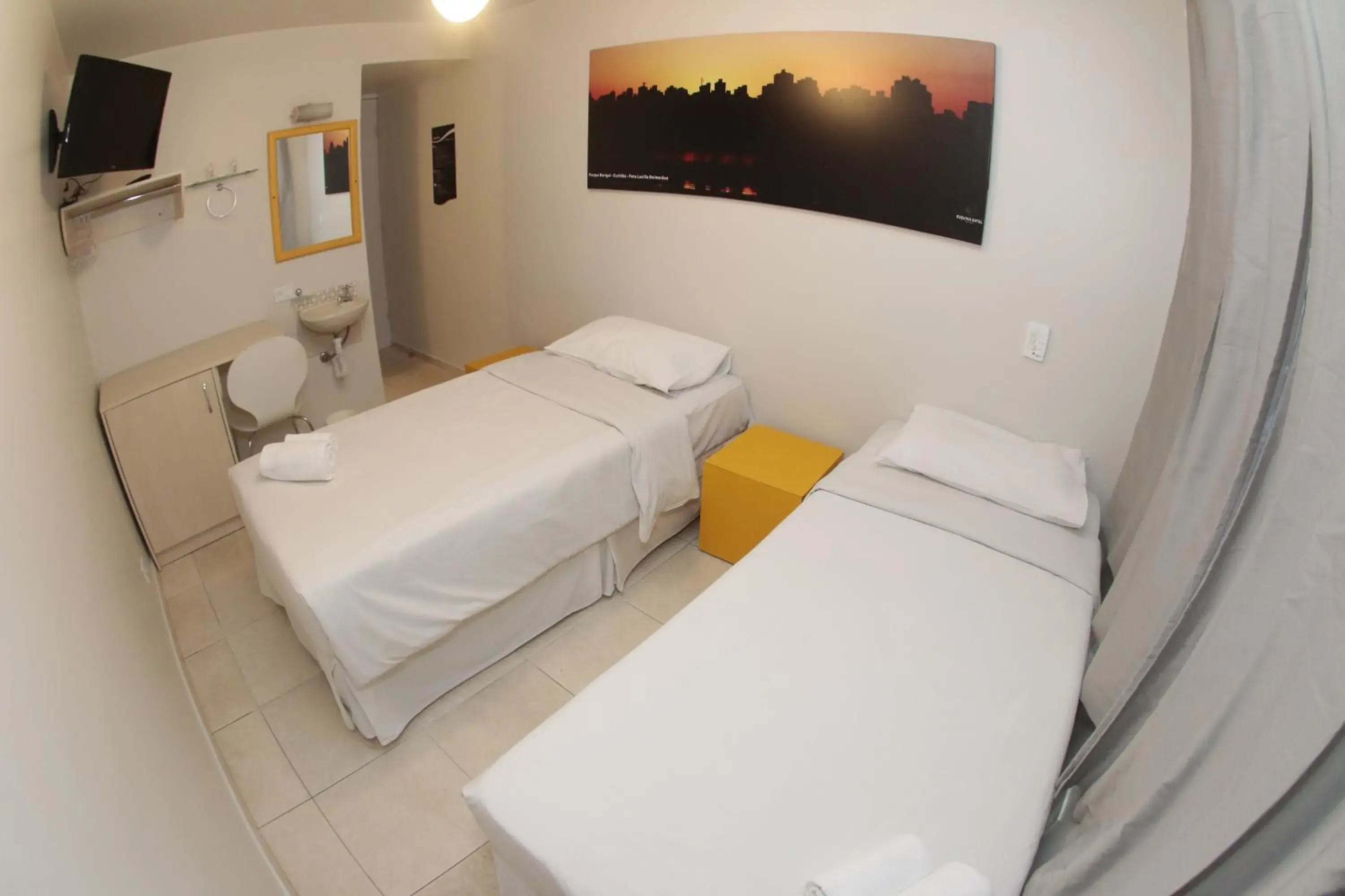 Double Room - single occupancy in Esquina Batel - Hotel Econômico Double Room - single occupancy in Esquina Batel - Hotel Econômico