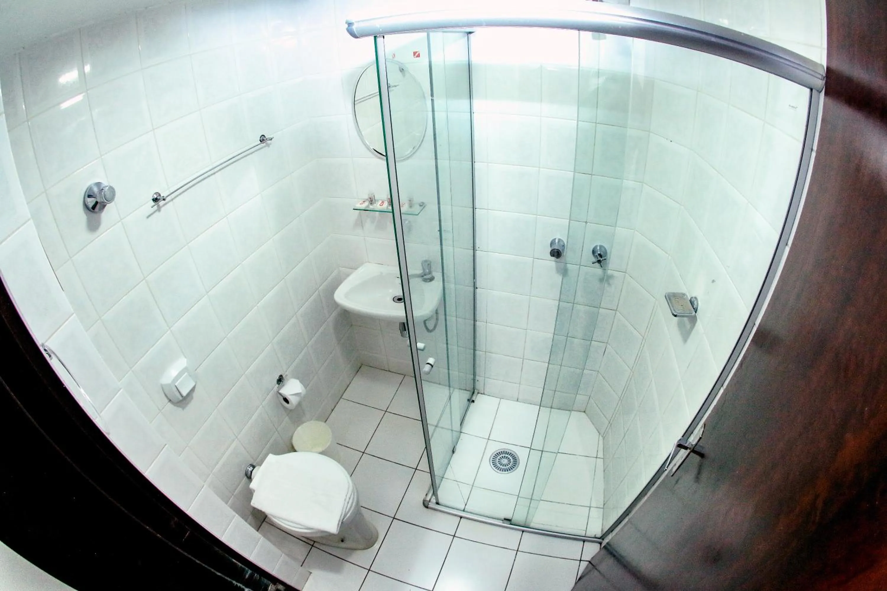 Bathroom in Esquina Batel - Hotel Econômico