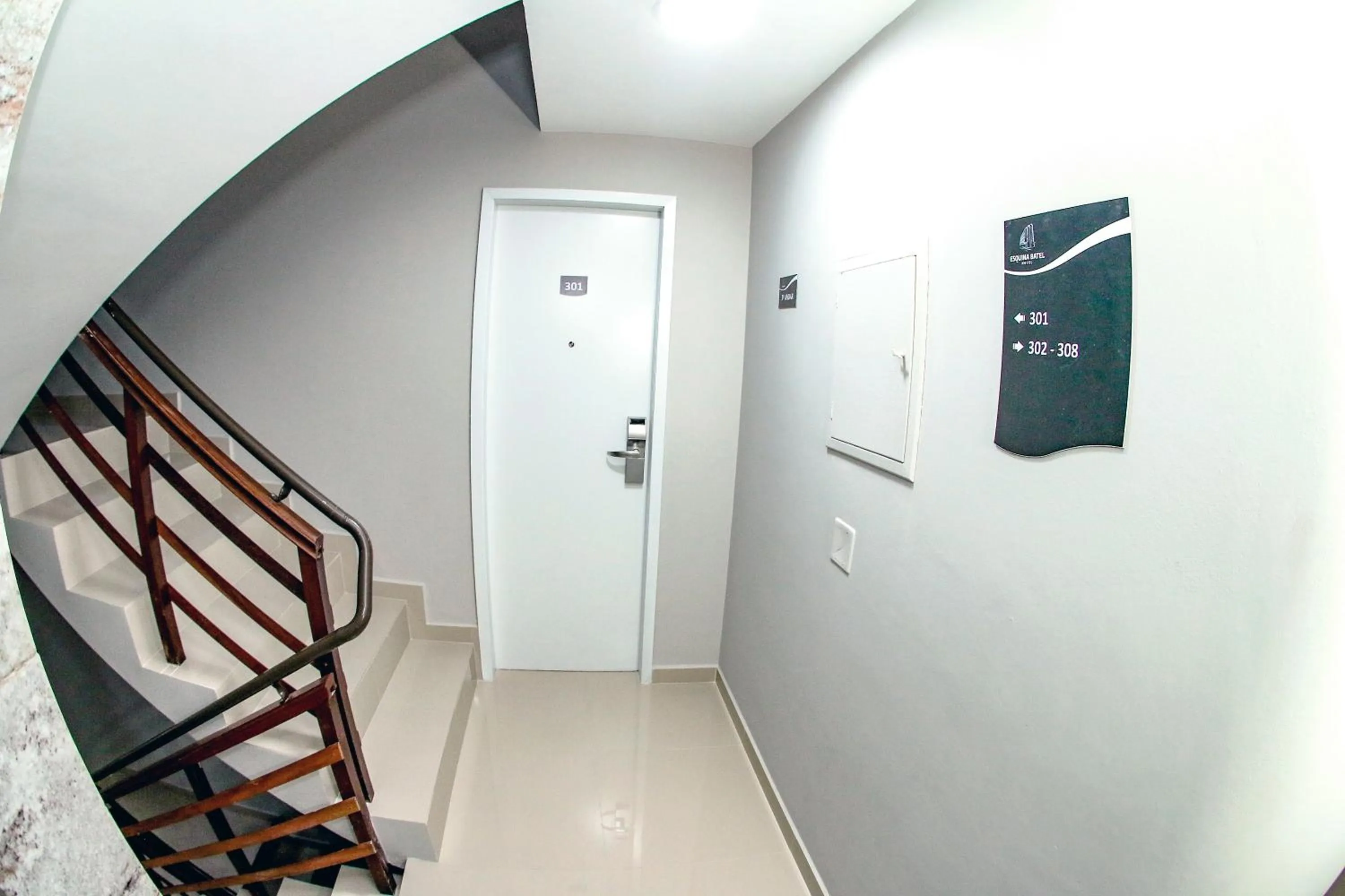 Property building in Esquina Batel - Hotel Econômico