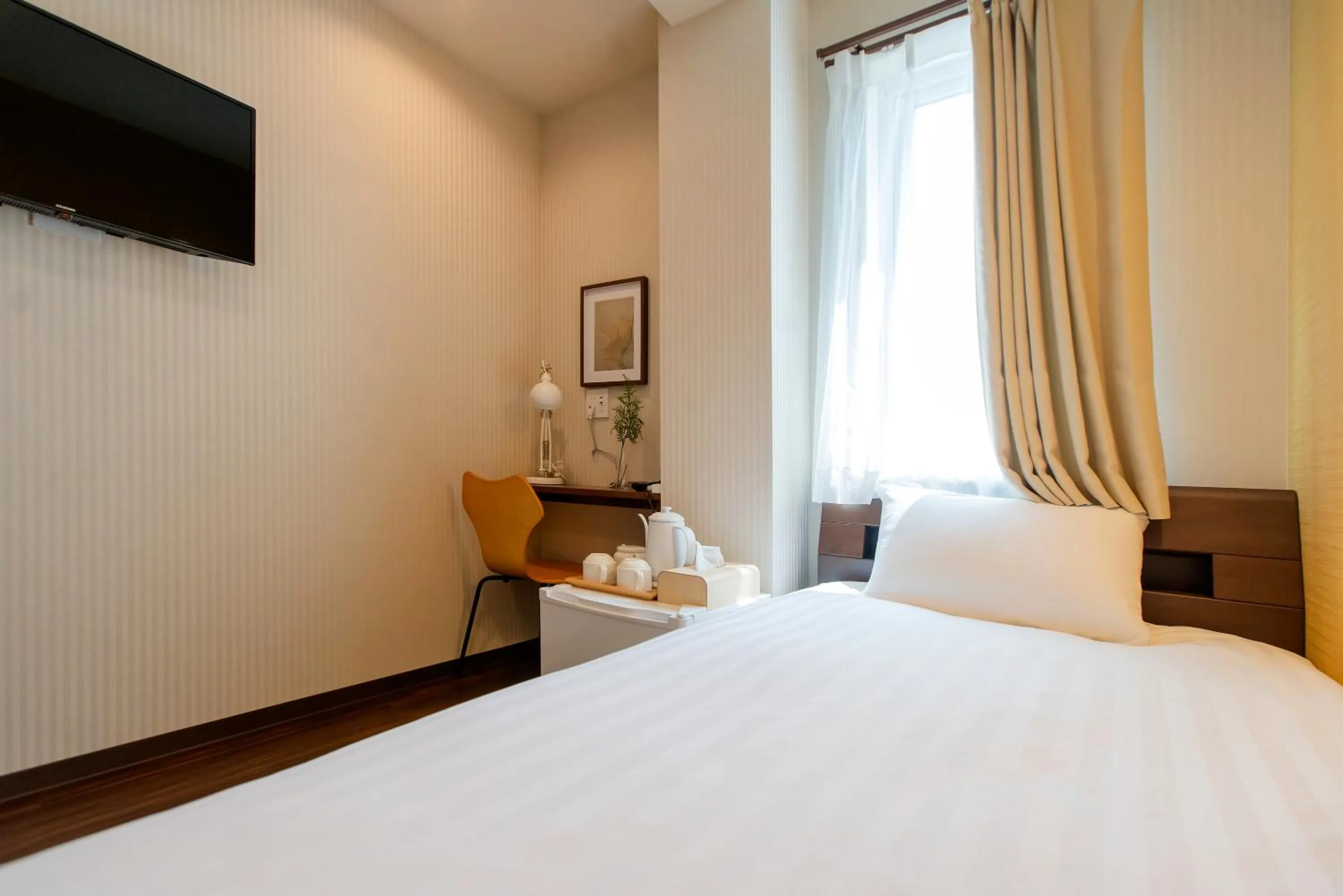 Photo of the whole room, Bed in ELE Hotel 東上野