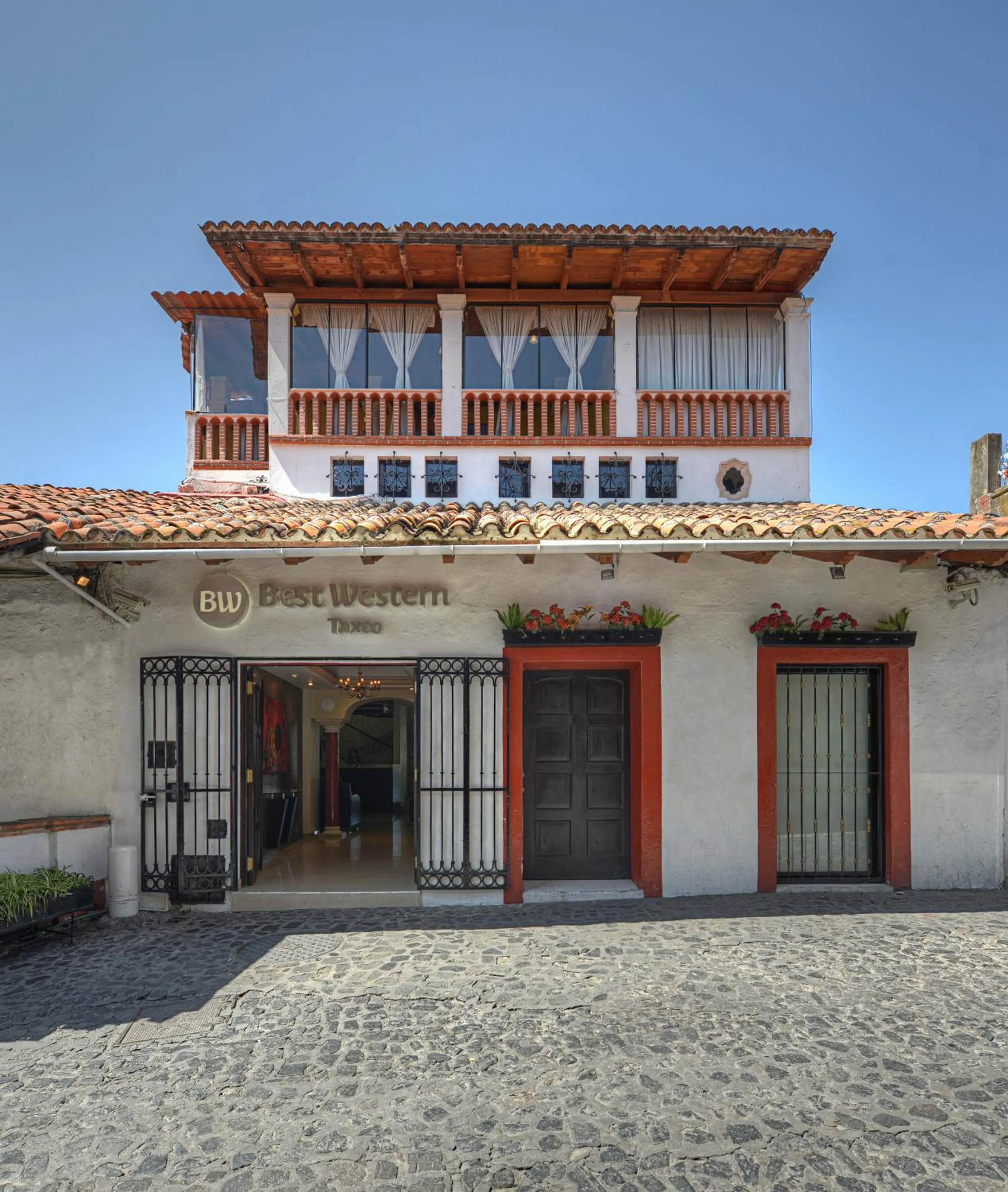 Property building in Best Western Taxco