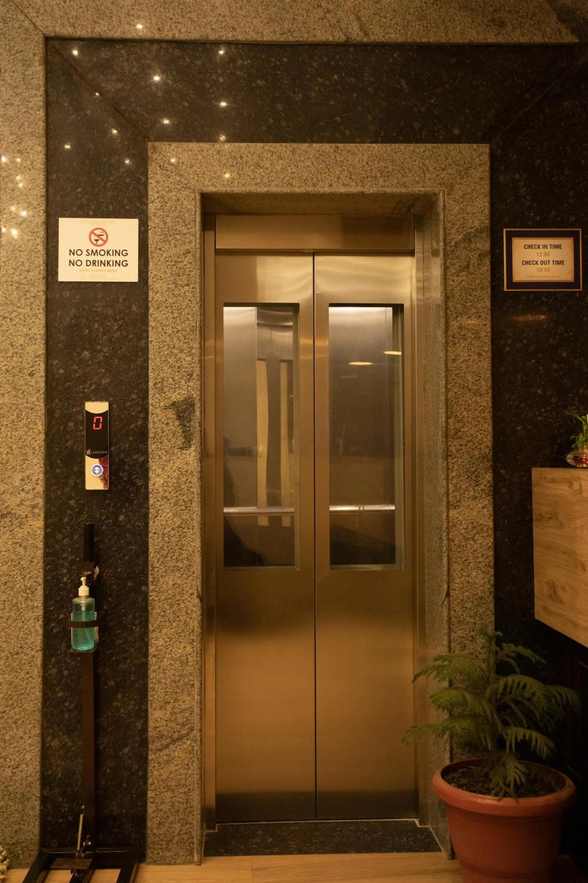 Facility for disabled guests in Hotel Bhairav Bagh with Swimming Pool