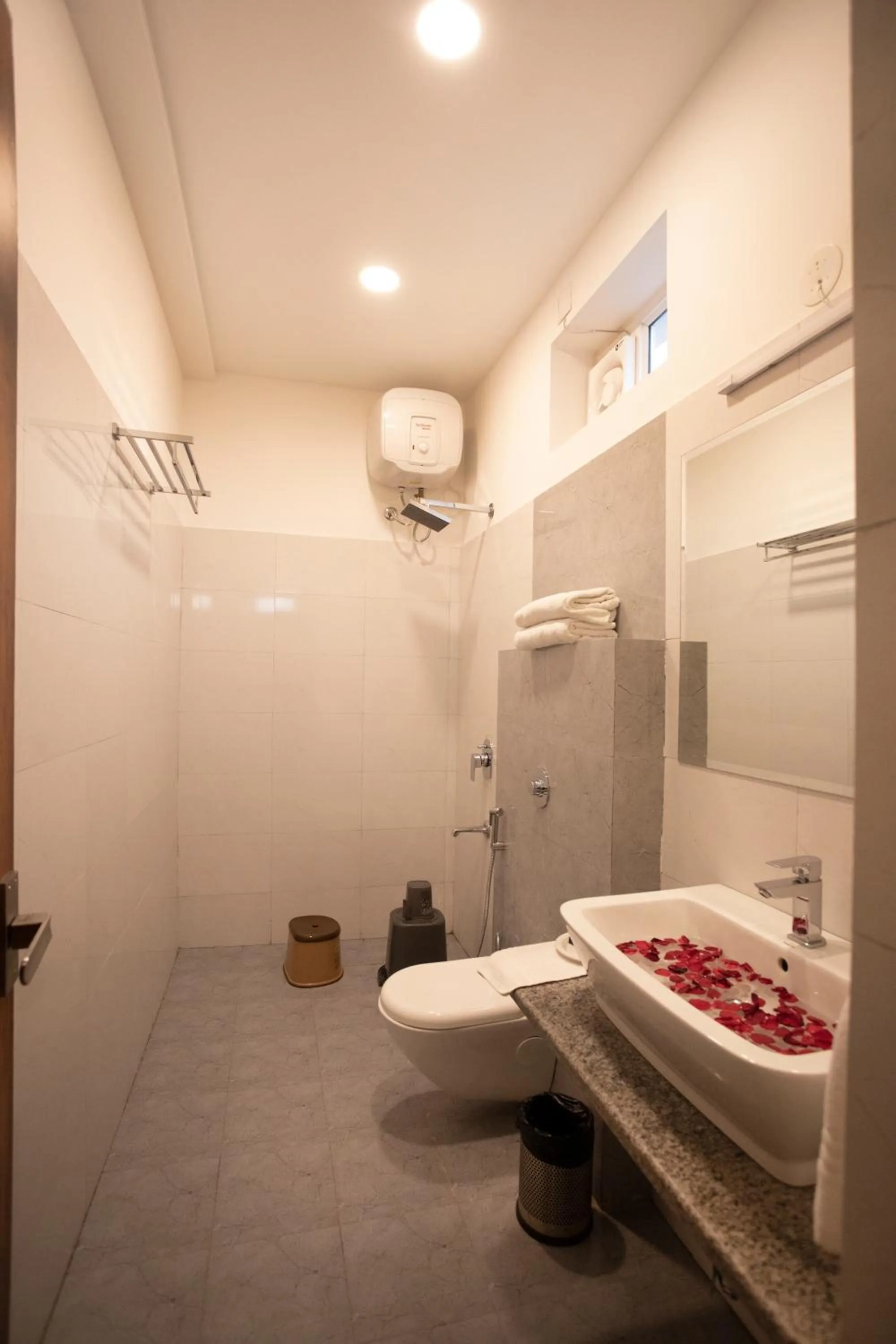 Bathroom in Hotel Bhairav Bagh with Swimming Pool