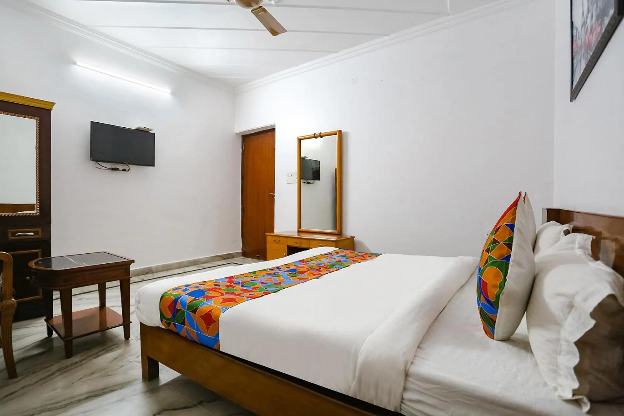 Bed in FabHotel Premium Rooms - Nr Yashobhoomi Convention Centre