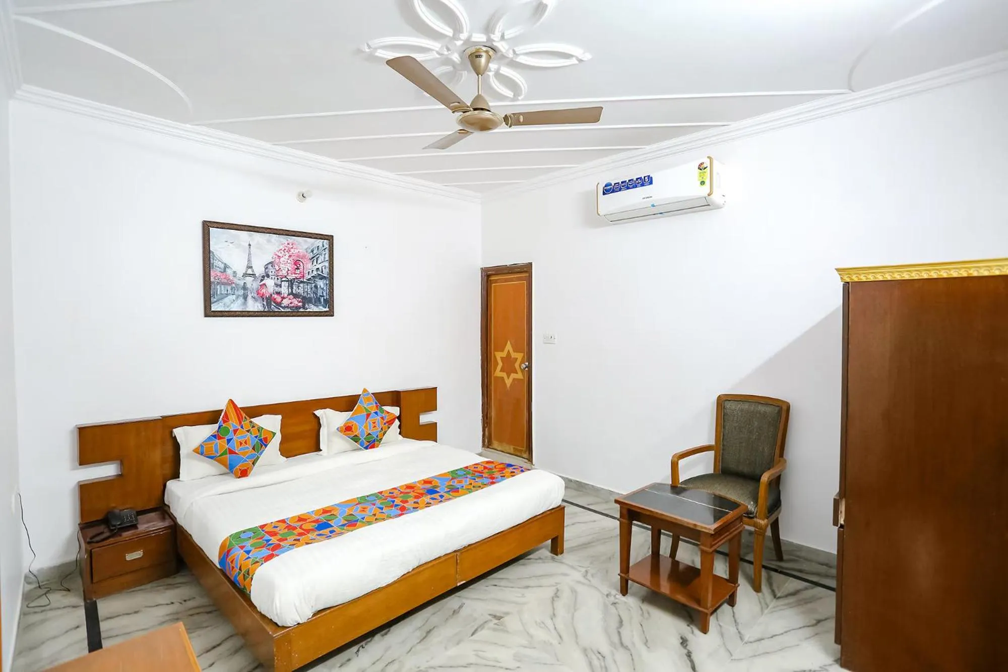 Bed in FabHotel Premium Rooms - Nr Yashobhoomi Convention Centre
