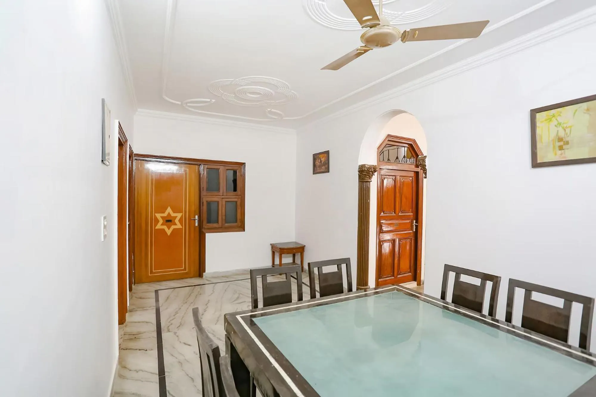 Dining area in FabHotel Premium Rooms - Nr Yashobhoomi Convention Centre