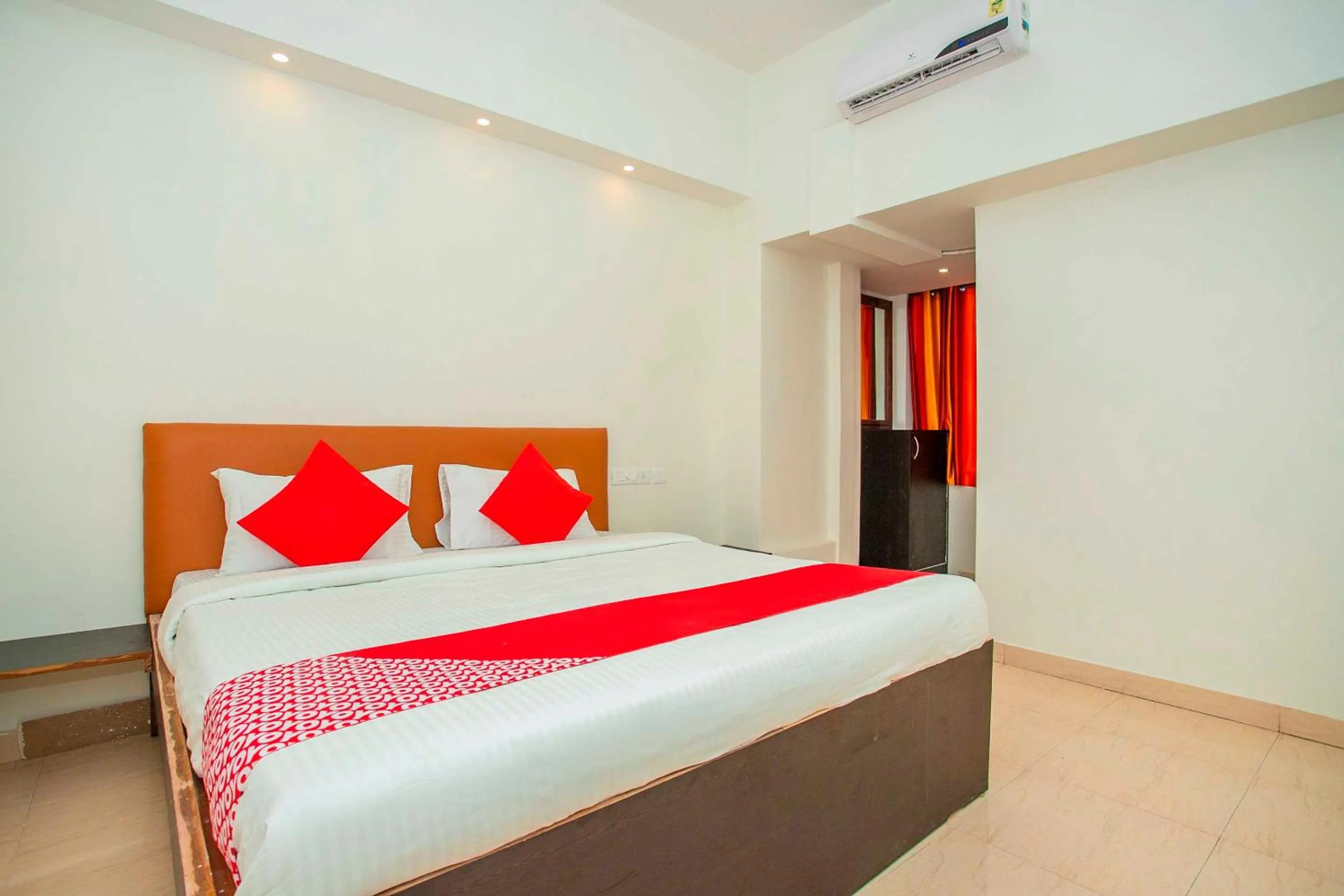 Bedroom in Super Hotel O The Radium Inn