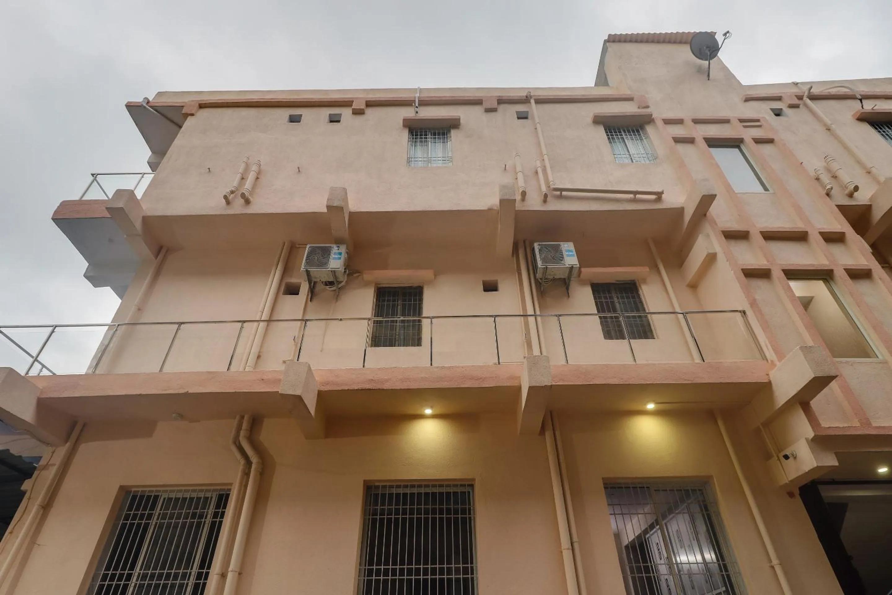 Facade/entrance in Super Hotel O The Radium Inn