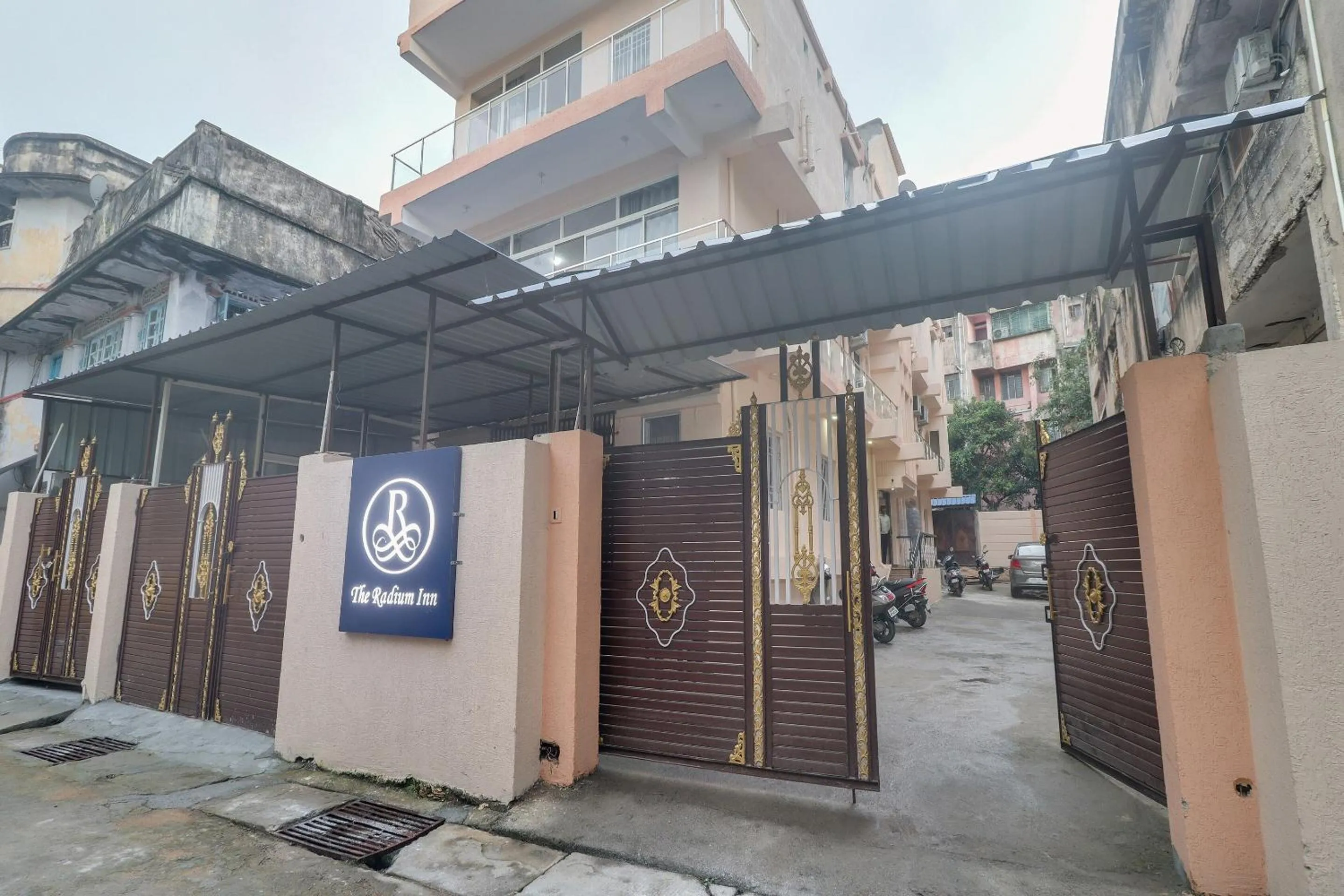 Facade/entrance in Super Hotel O The Radium Inn