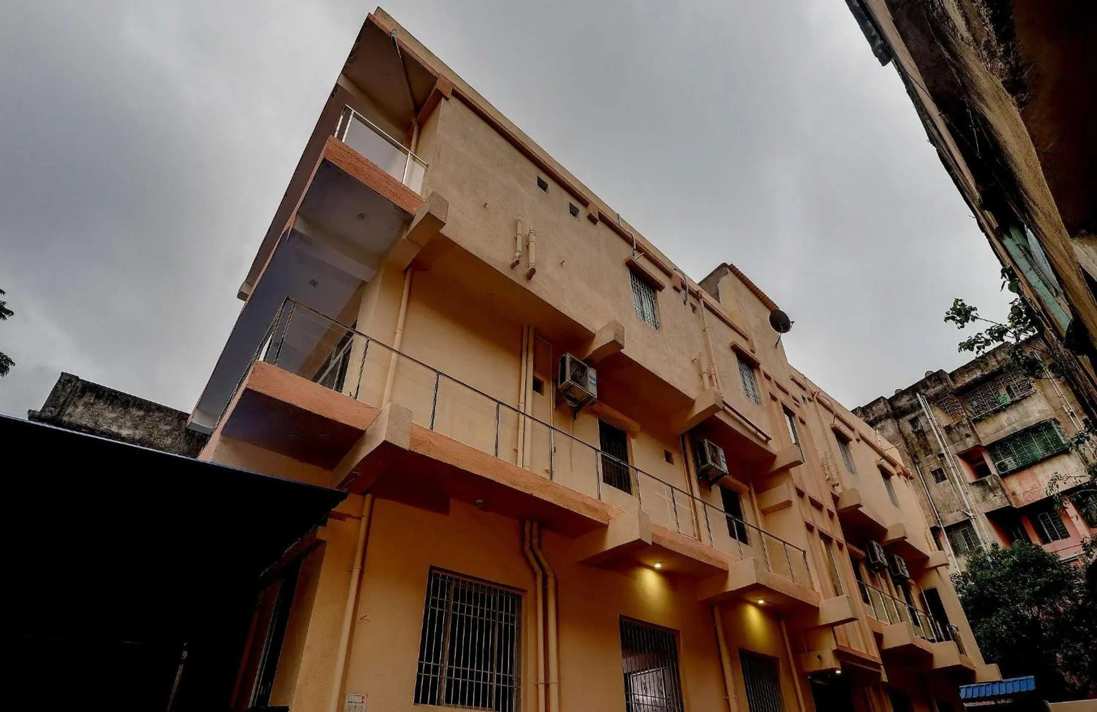 Facade/entrance in Super Hotel O The Radium Inn