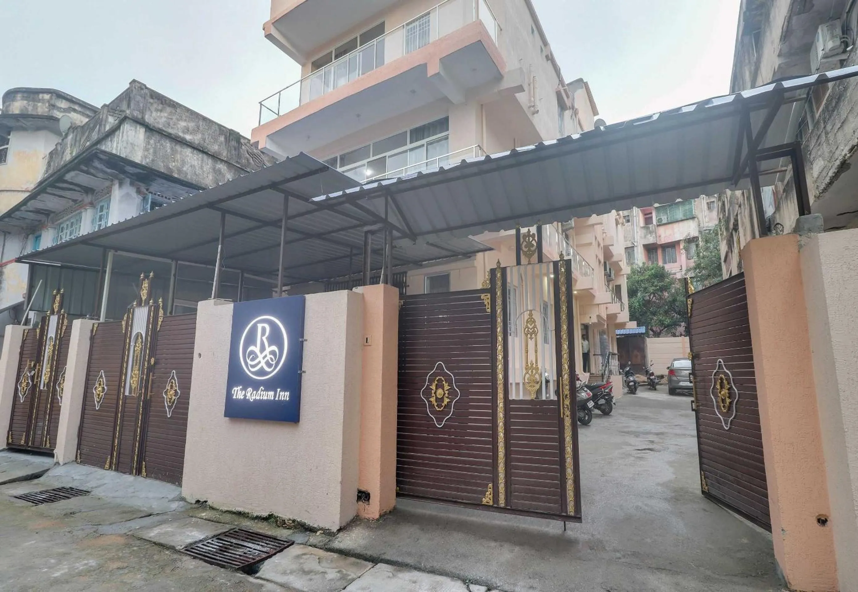 Facade/entrance in Super Hotel O The Radium Inn