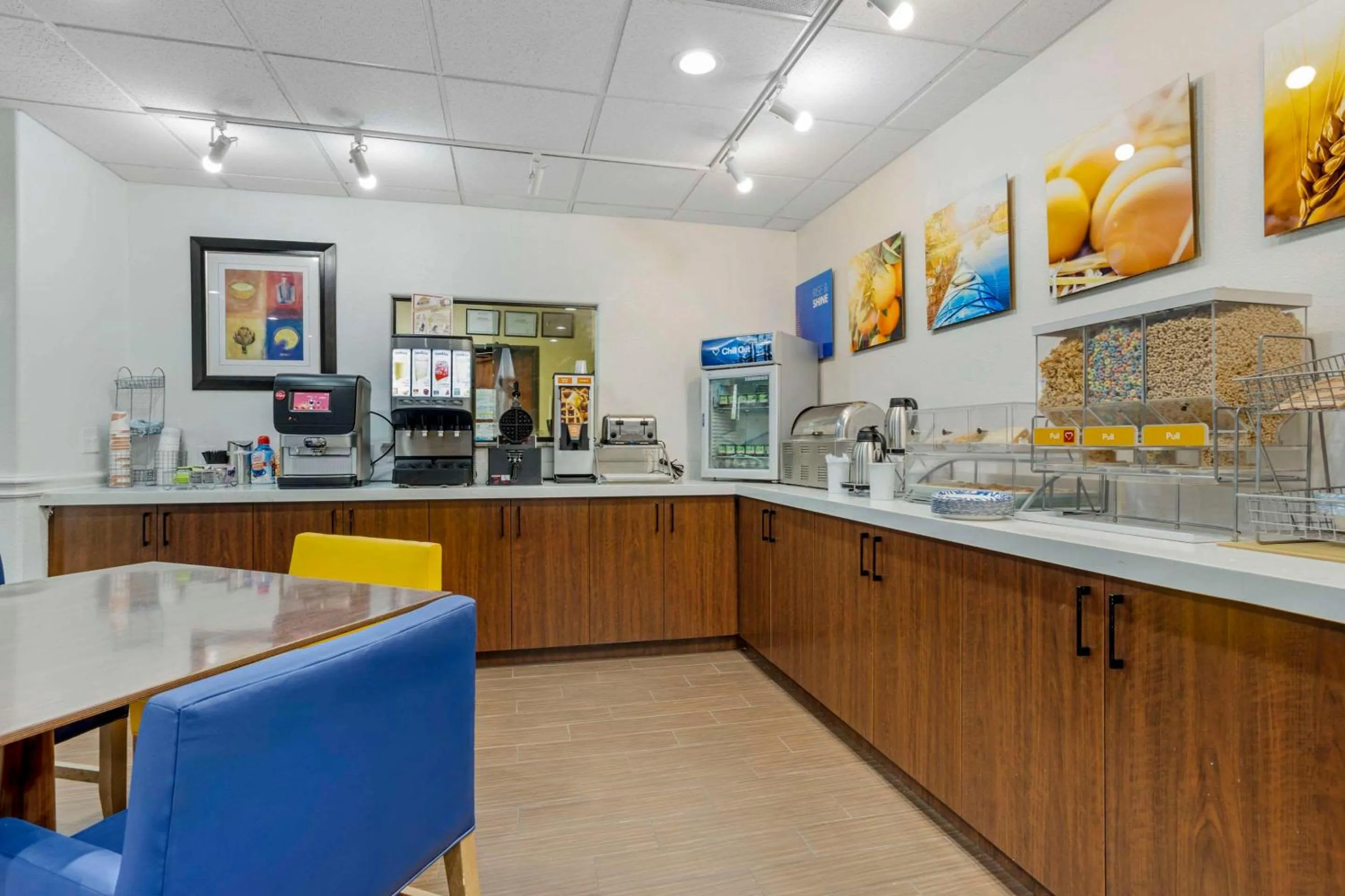 Breakfast in Comfort Suites Houston NW - Vintage Park