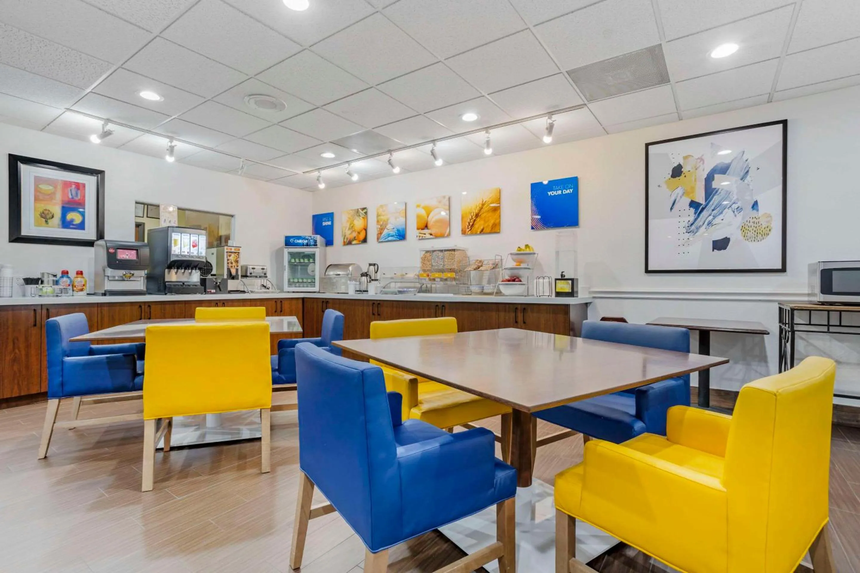 Breakfast in Comfort Suites Houston NW - Vintage Park