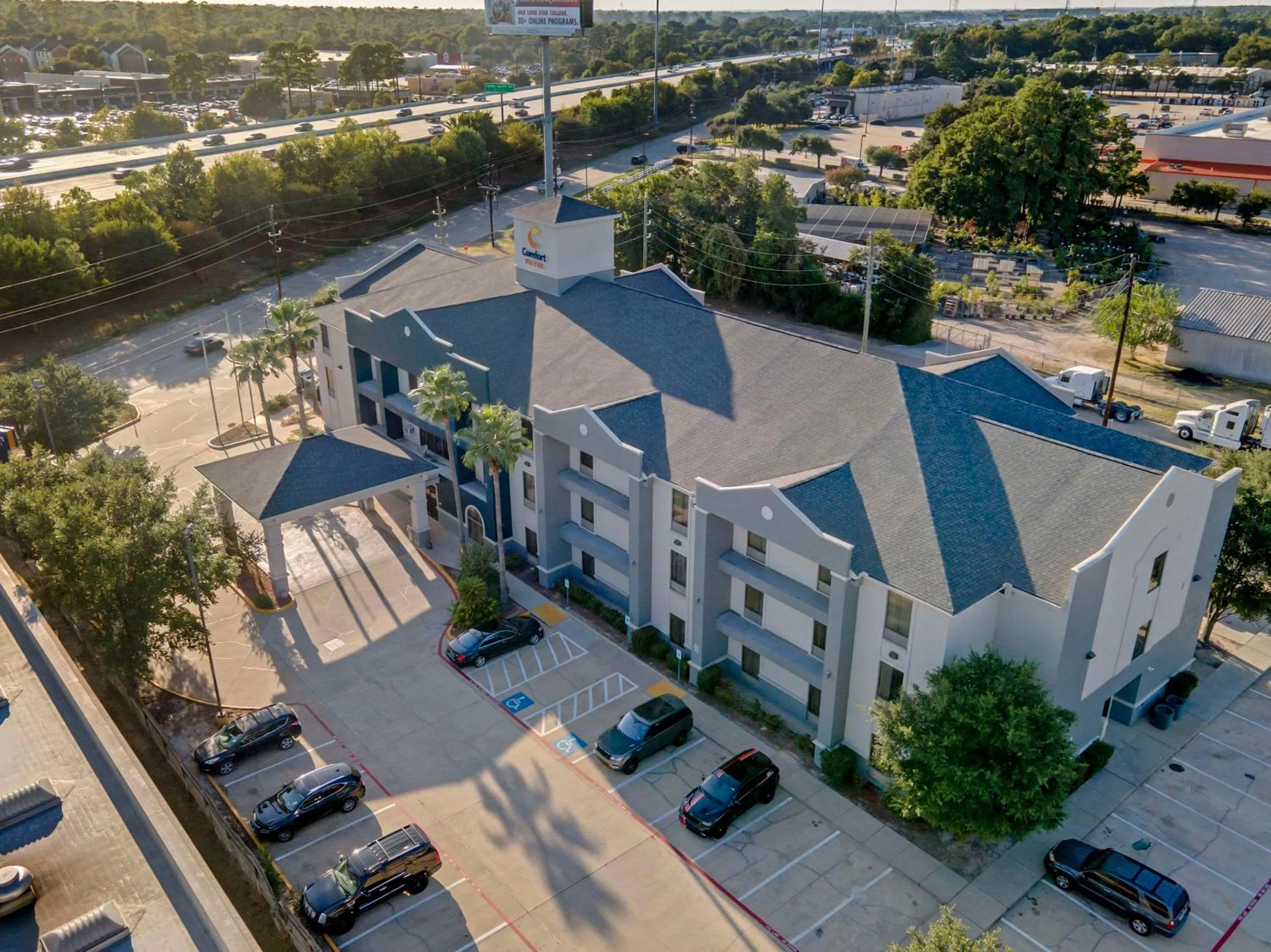 Property building in Comfort Suites Houston NW - Vintage Park