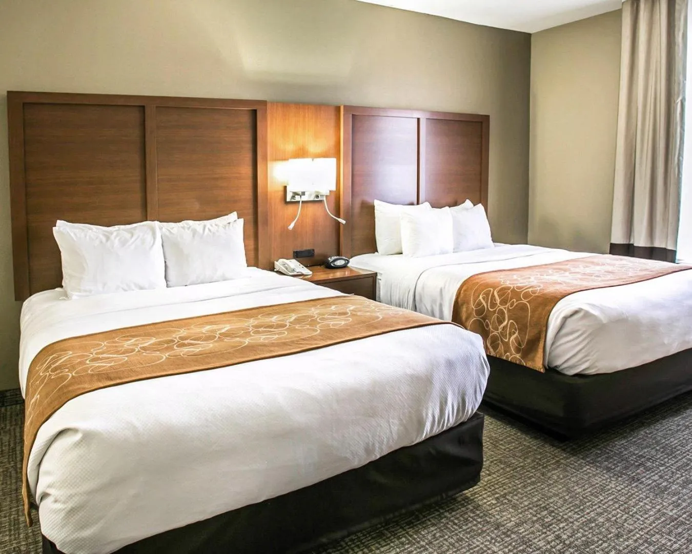 Bedroom, Bed in Comfort Suites Houston NW - Vintage Park