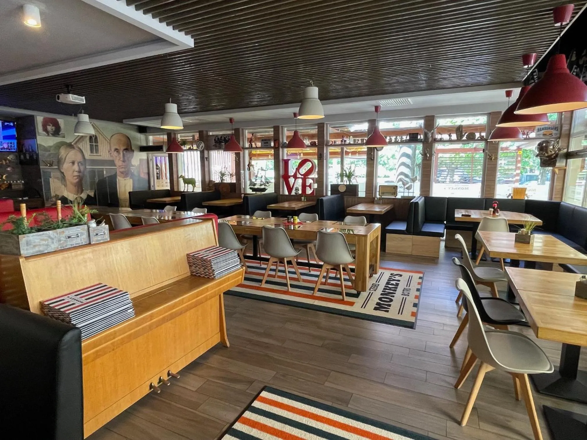 Restaurant/places to eat in Arena Deluxe & Spa