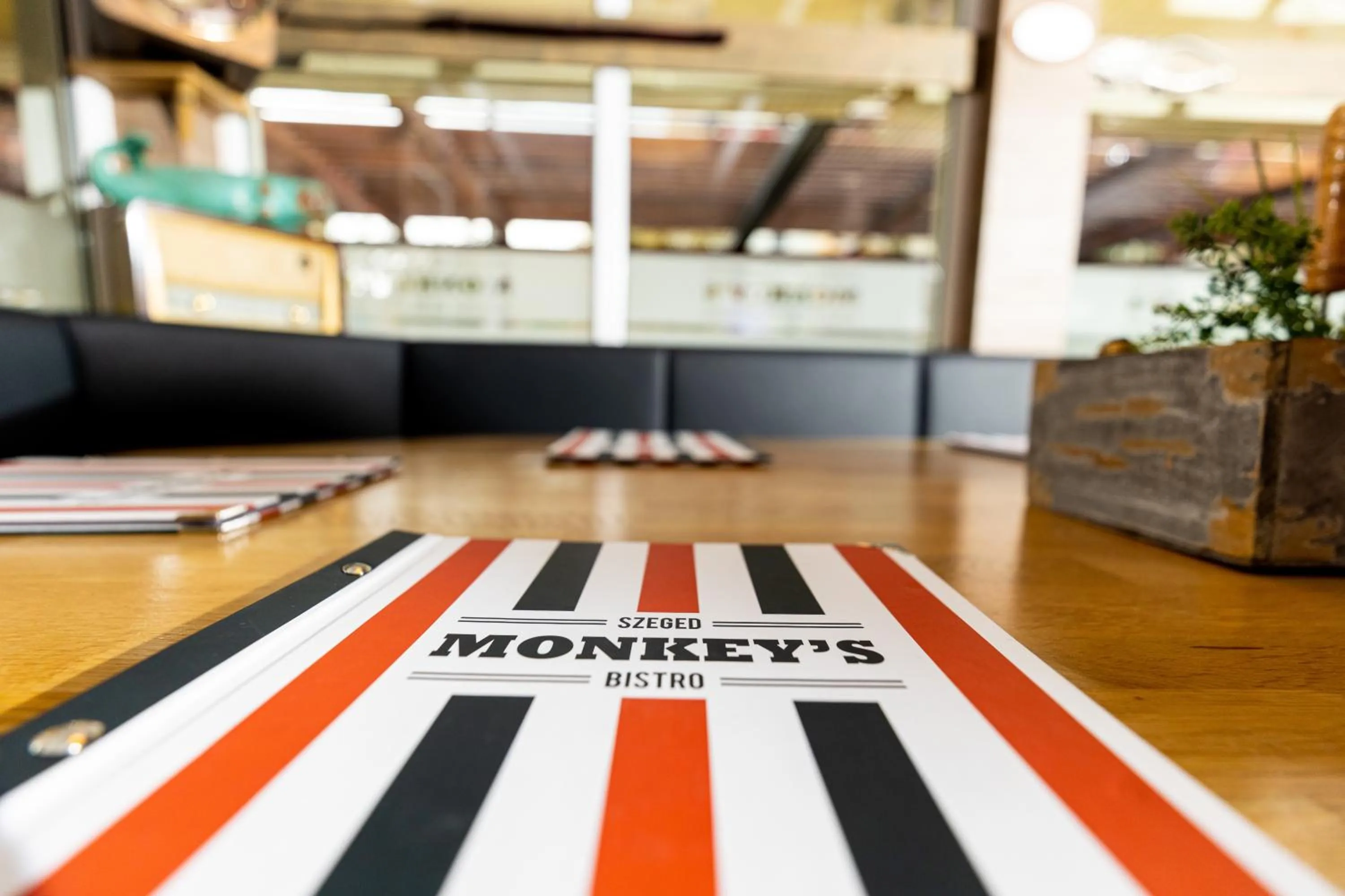 Restaurant/places to eat in Arena Deluxe & Spa