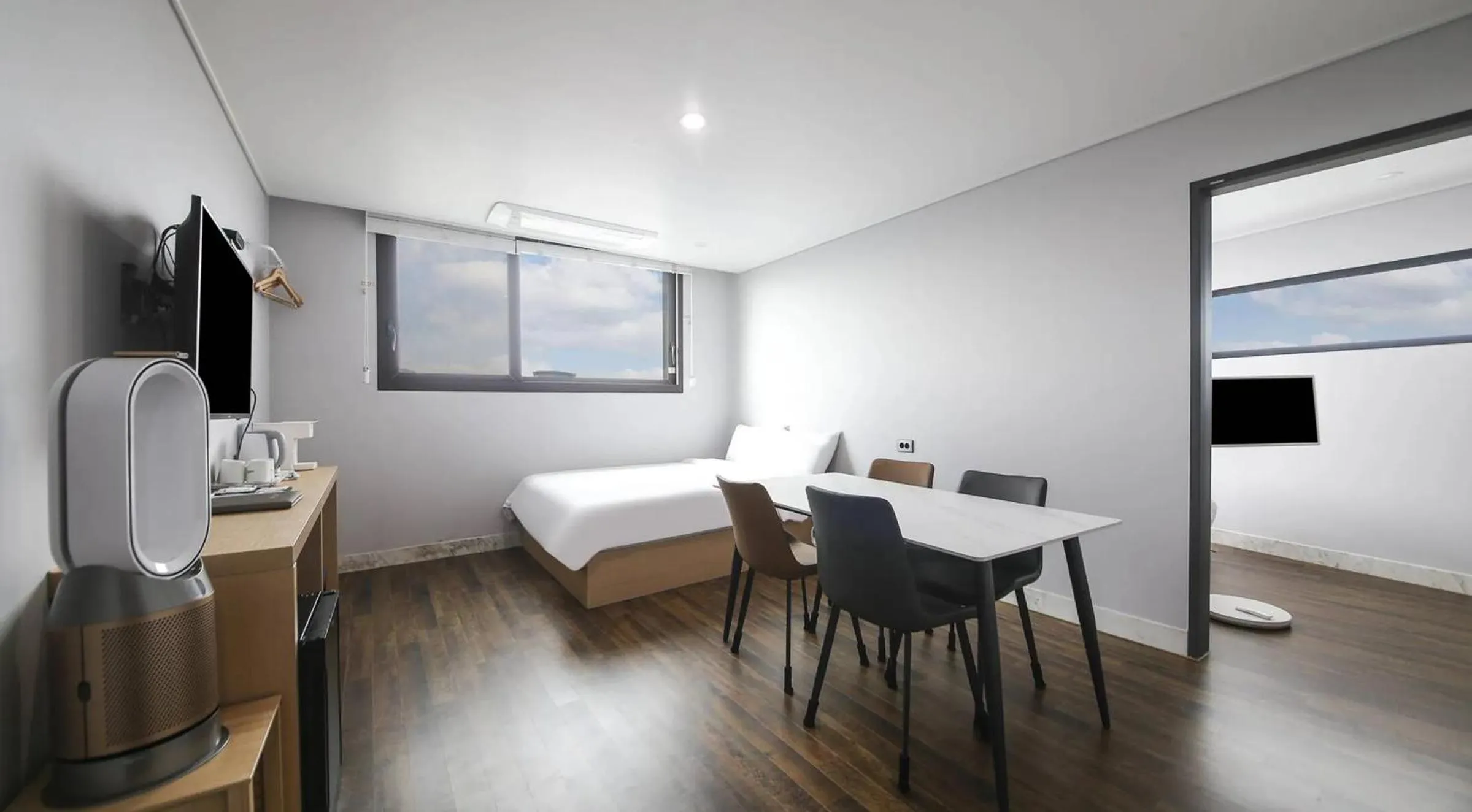 Photo of the whole room in Aroomi Hotel Hyupjae