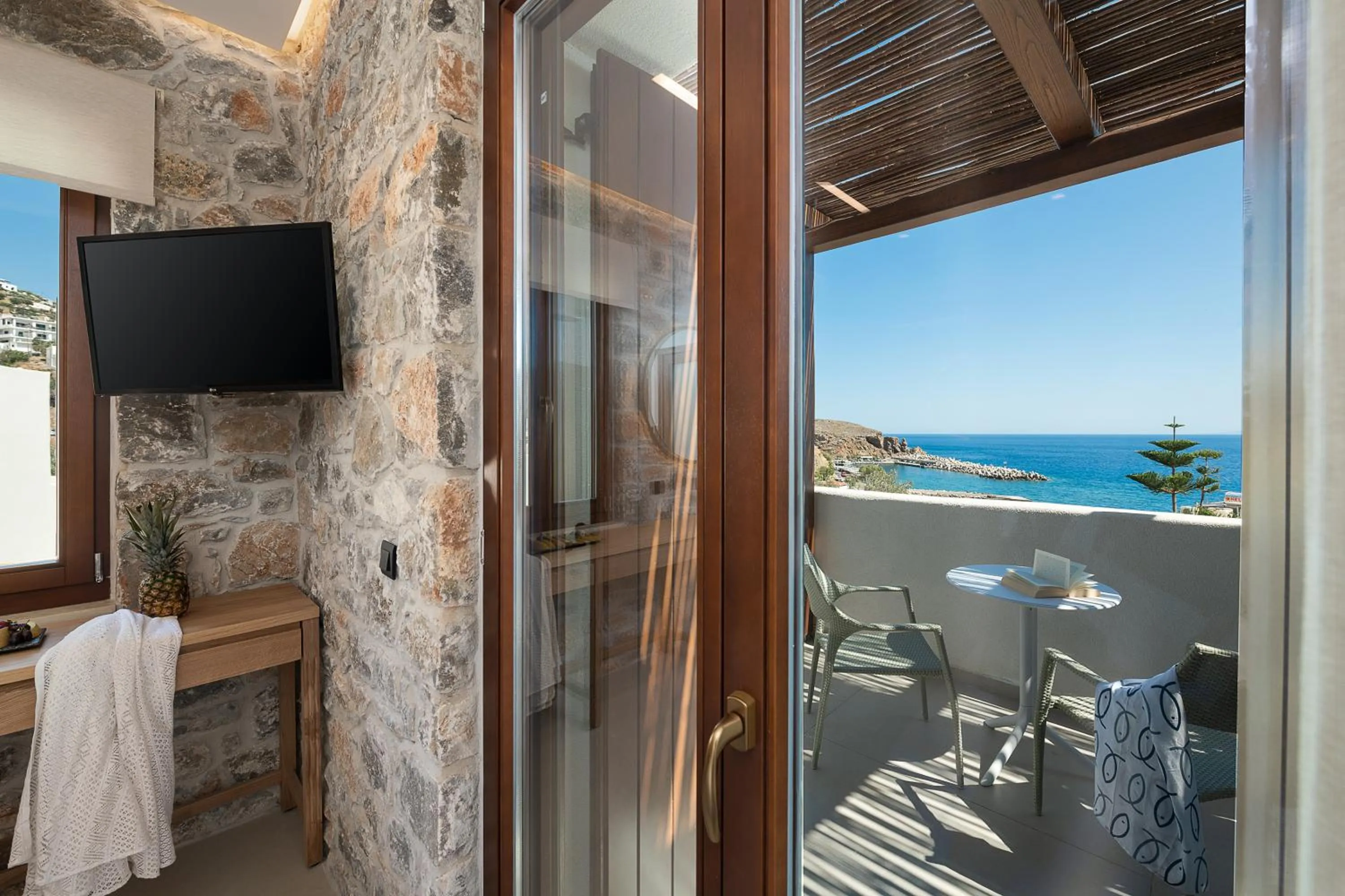 TV and multimedia in The Authentic Village Boutique Hotel