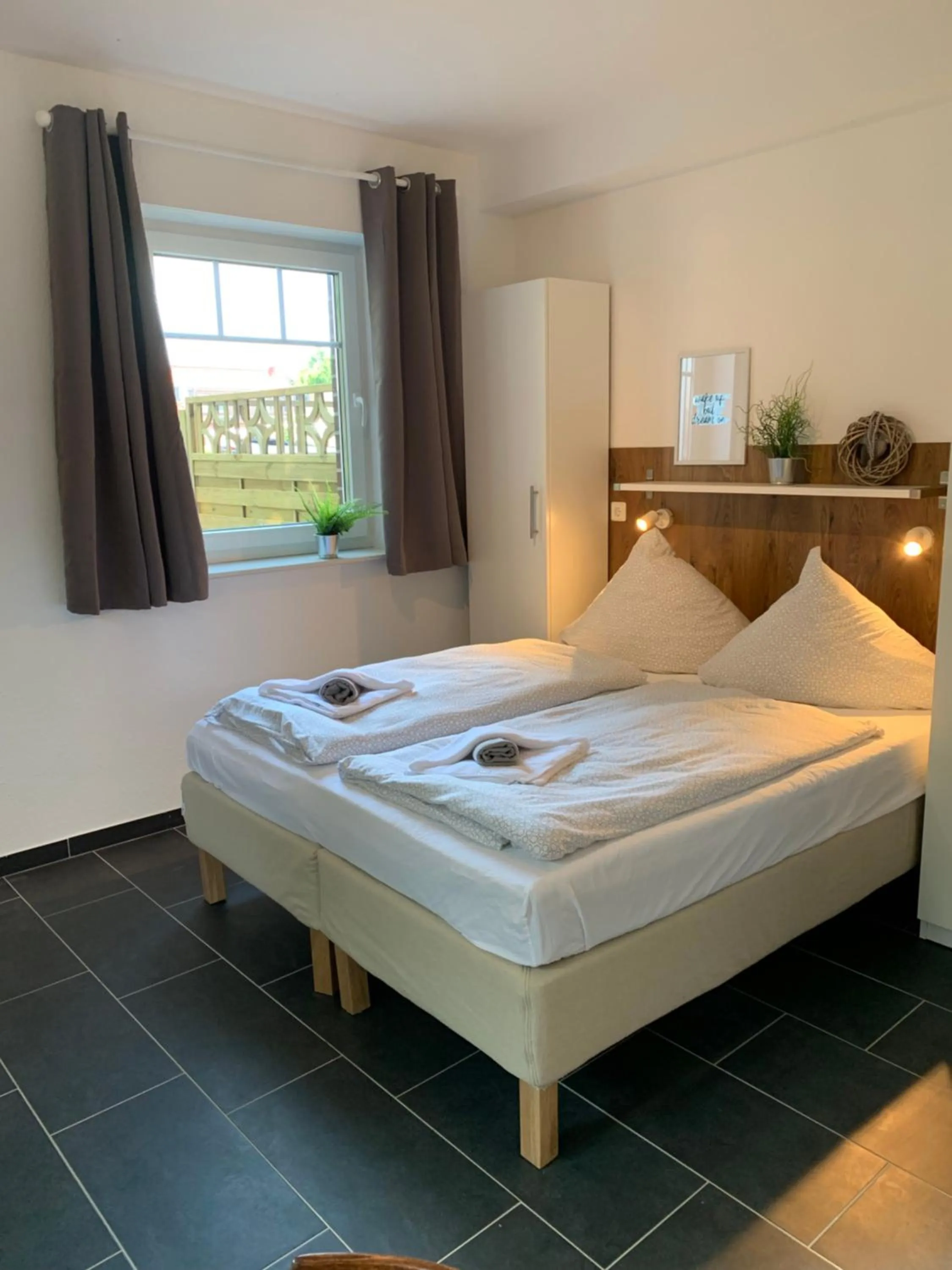 Bedroom, Bed in Bernsteinsucher