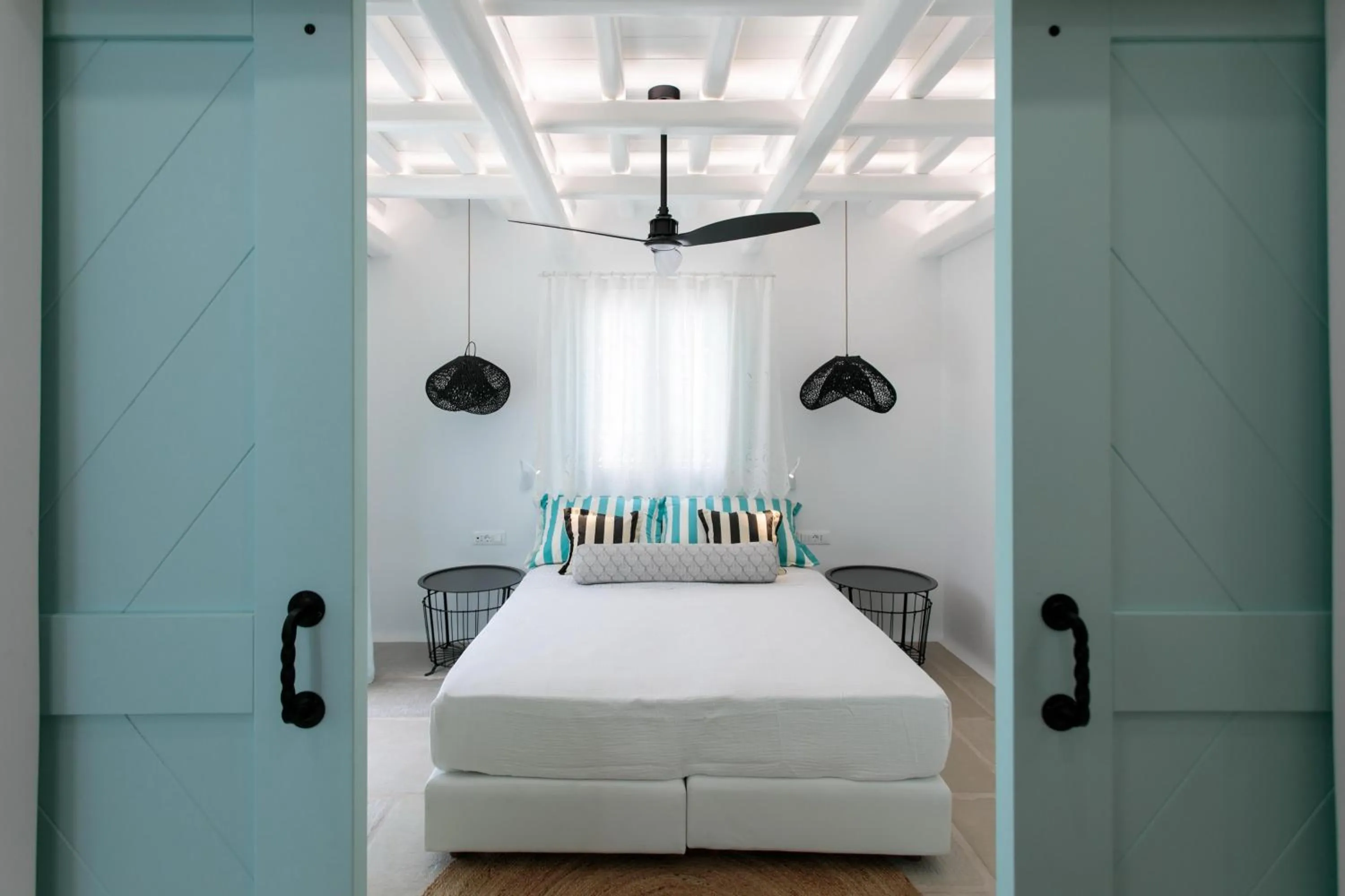 Bedroom, Bed in Majo Suites Hotel