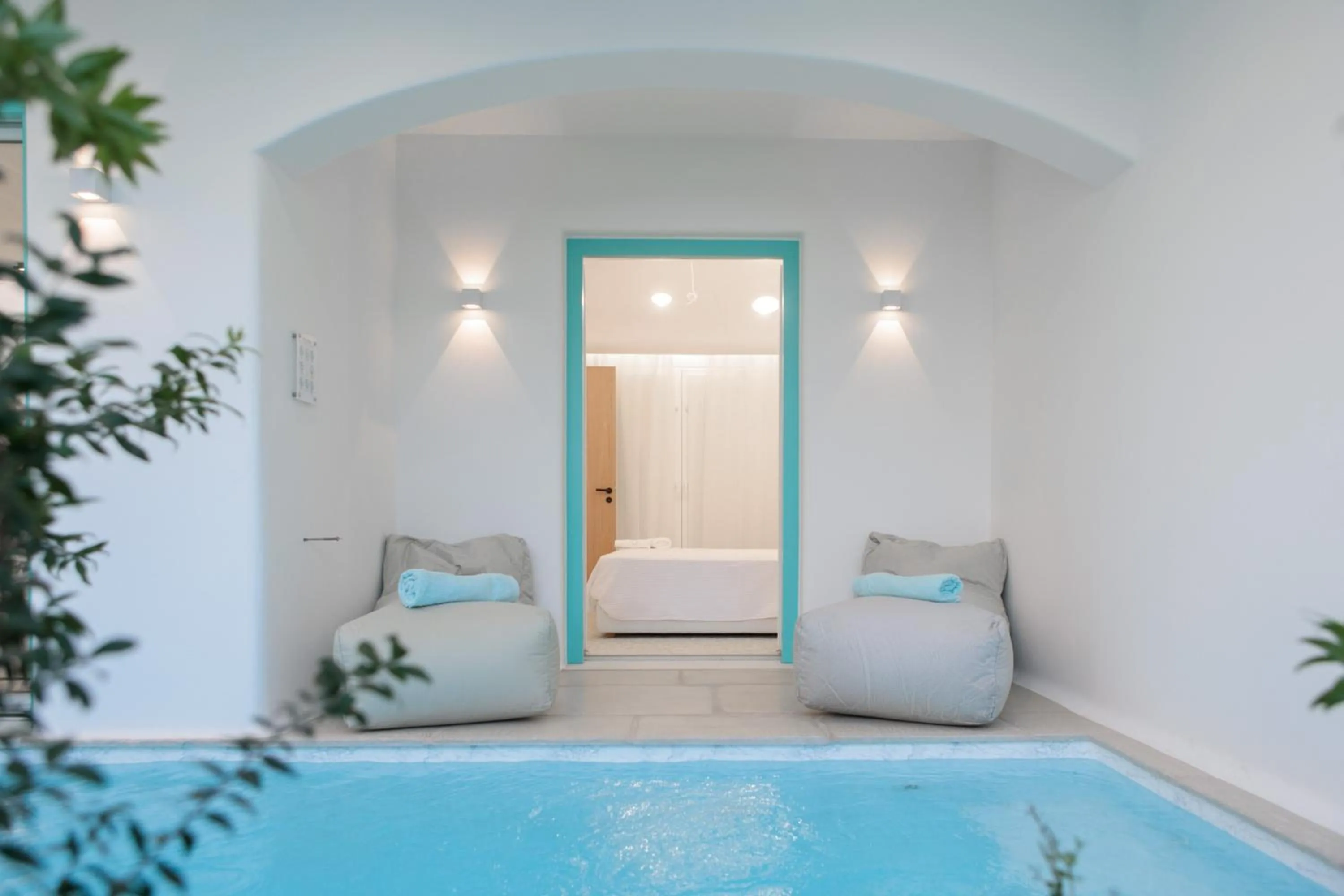 Property building, Bed in Majo Suites Hotel