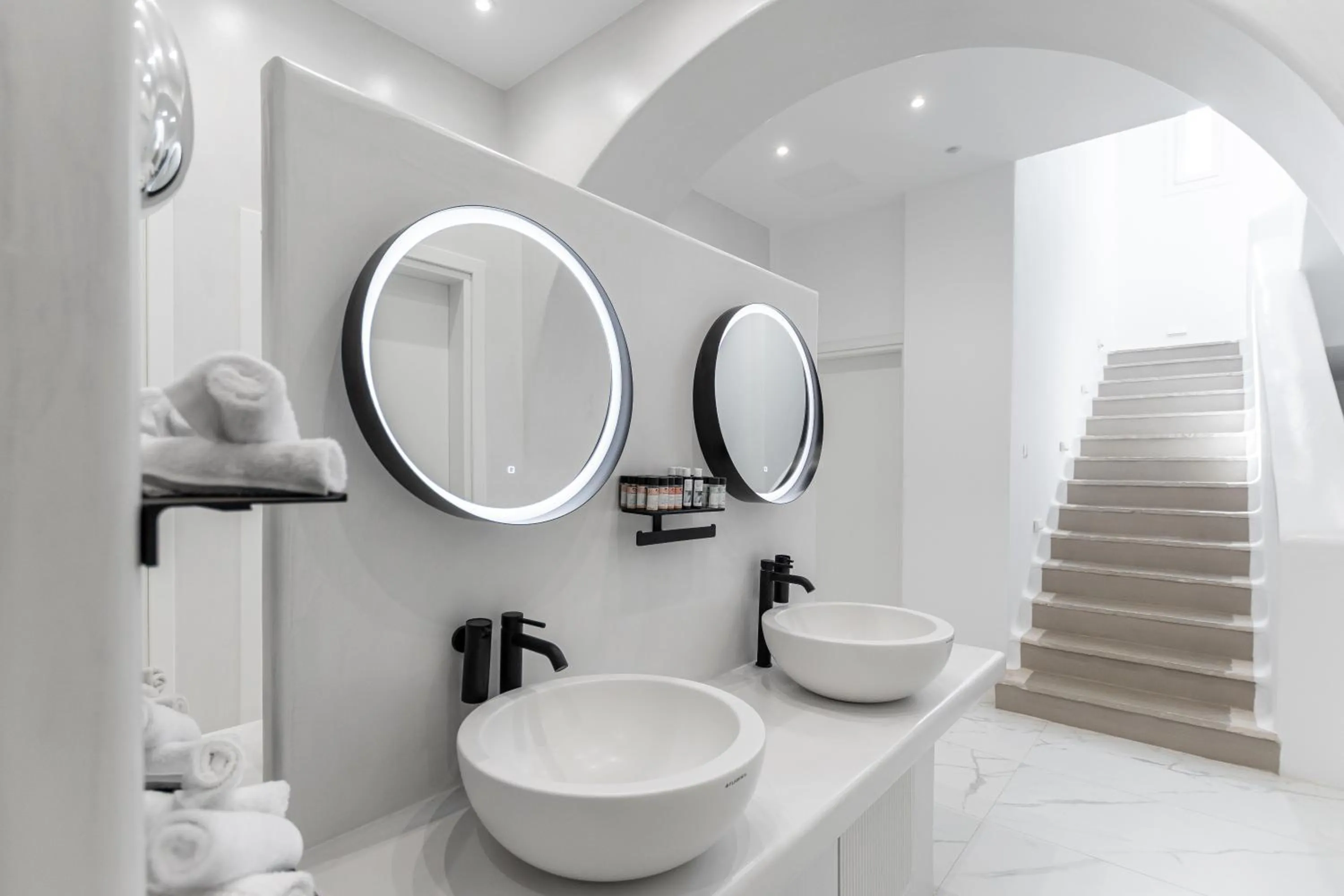 Toilet in Majo Suites Hotel